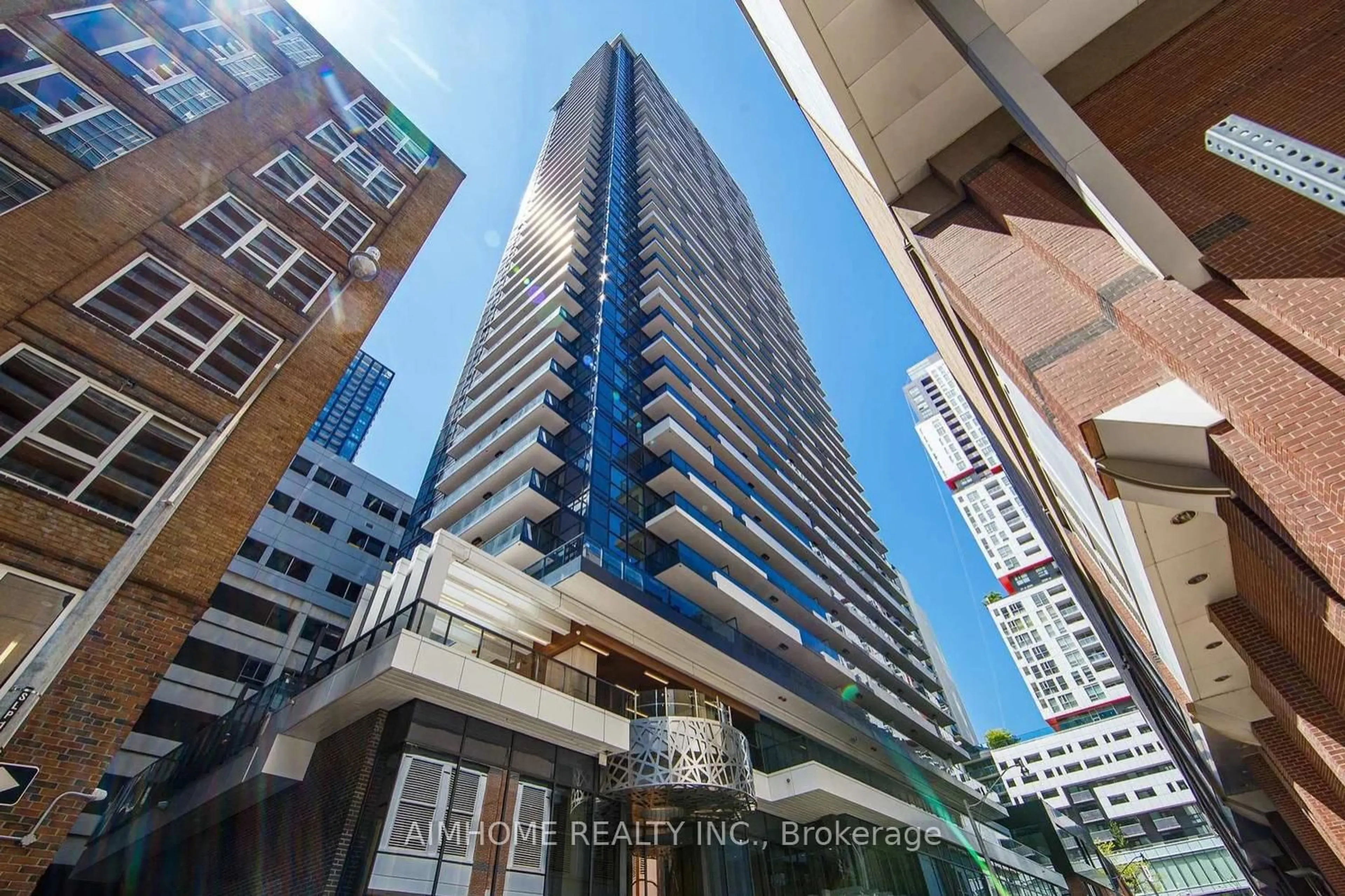 Indoor foyer for 38 Widmer St #2205, Toronto Ontario M5V 0P7