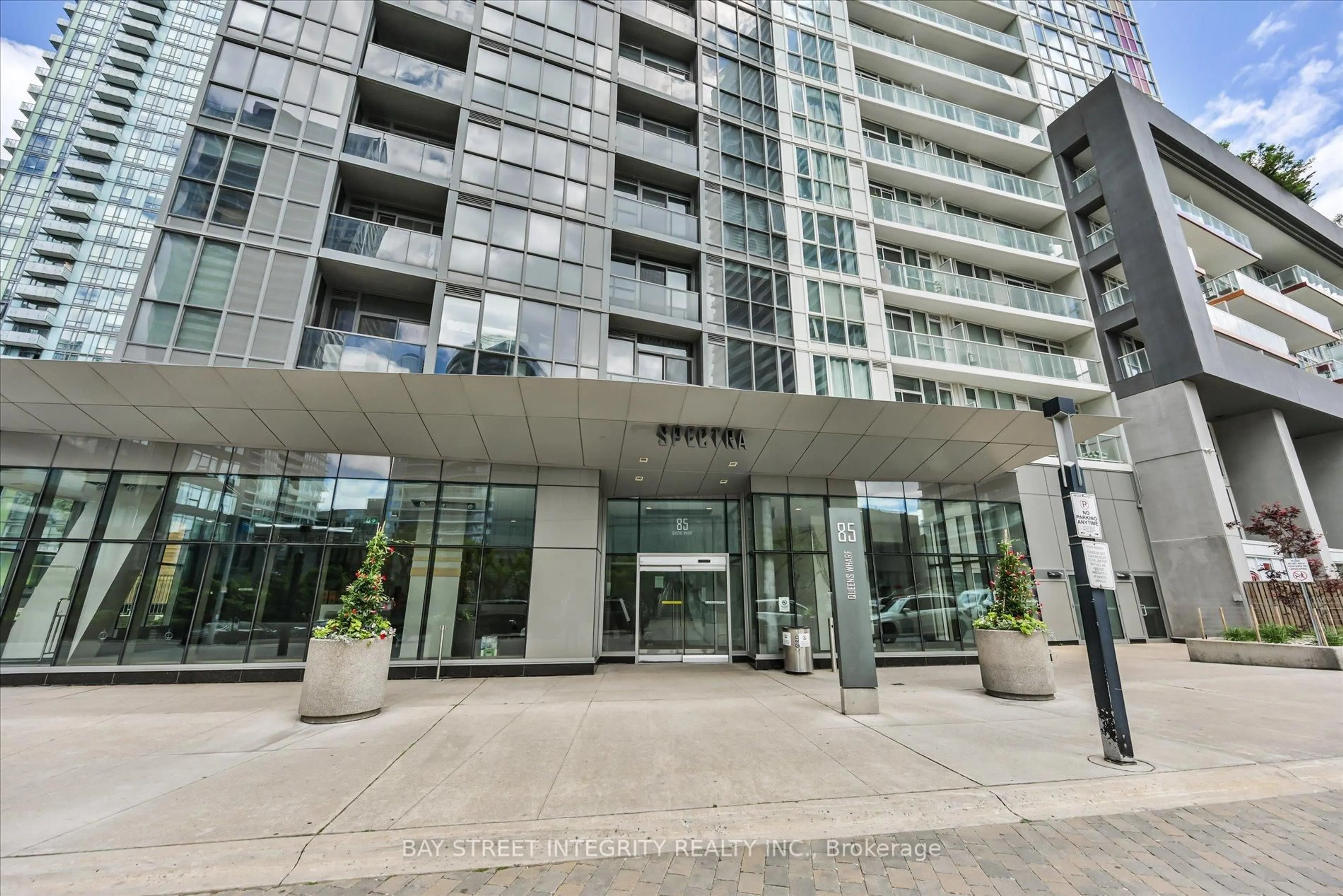 Indoor foyer for 85 Queens Wharf Rd #1202, Toronto Ontario M5V 0J9