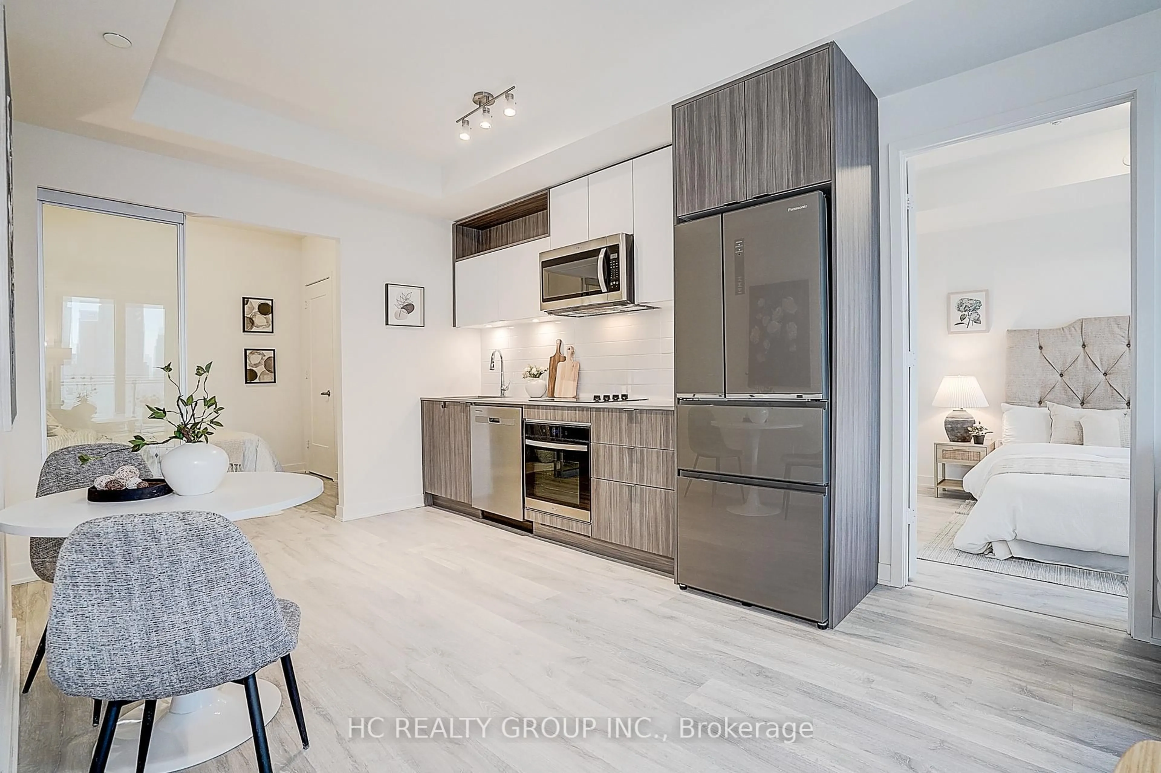 Open concept kitchen, unknown for 135 Lower Sherbourne St #2830, Toronto Ontario M5A 1Y4