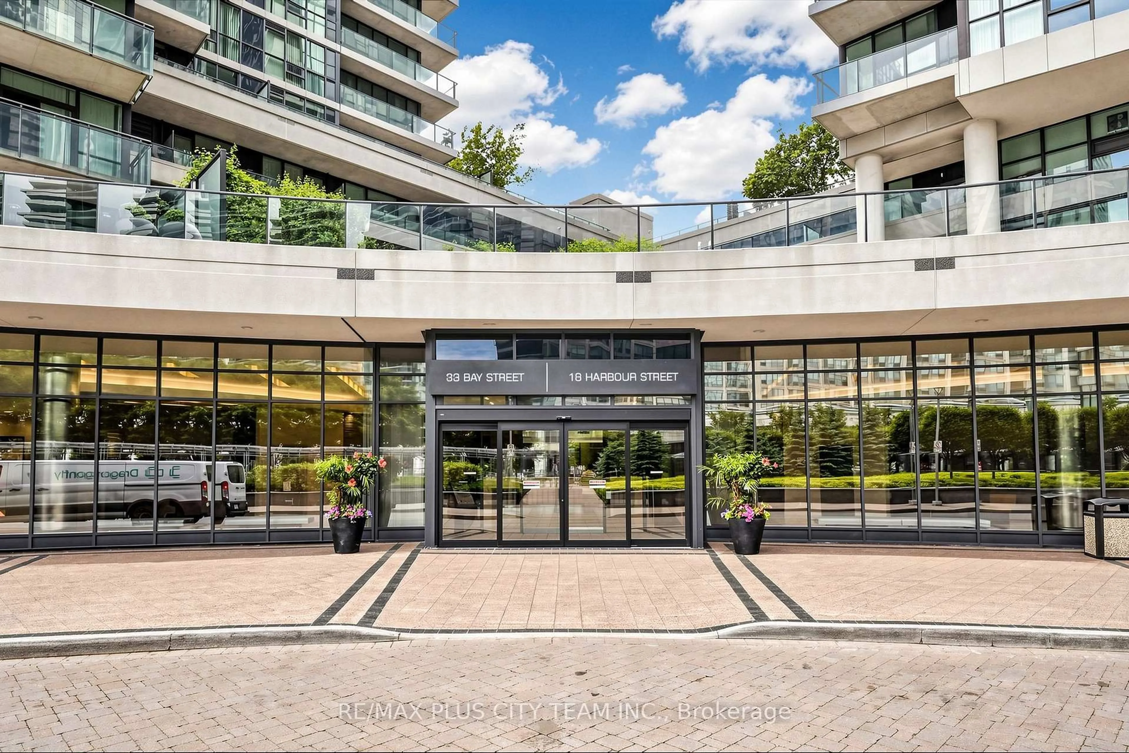 Indoor foyer for 18 Harbour St #1206, Toronto Ontario M5J 2Z6