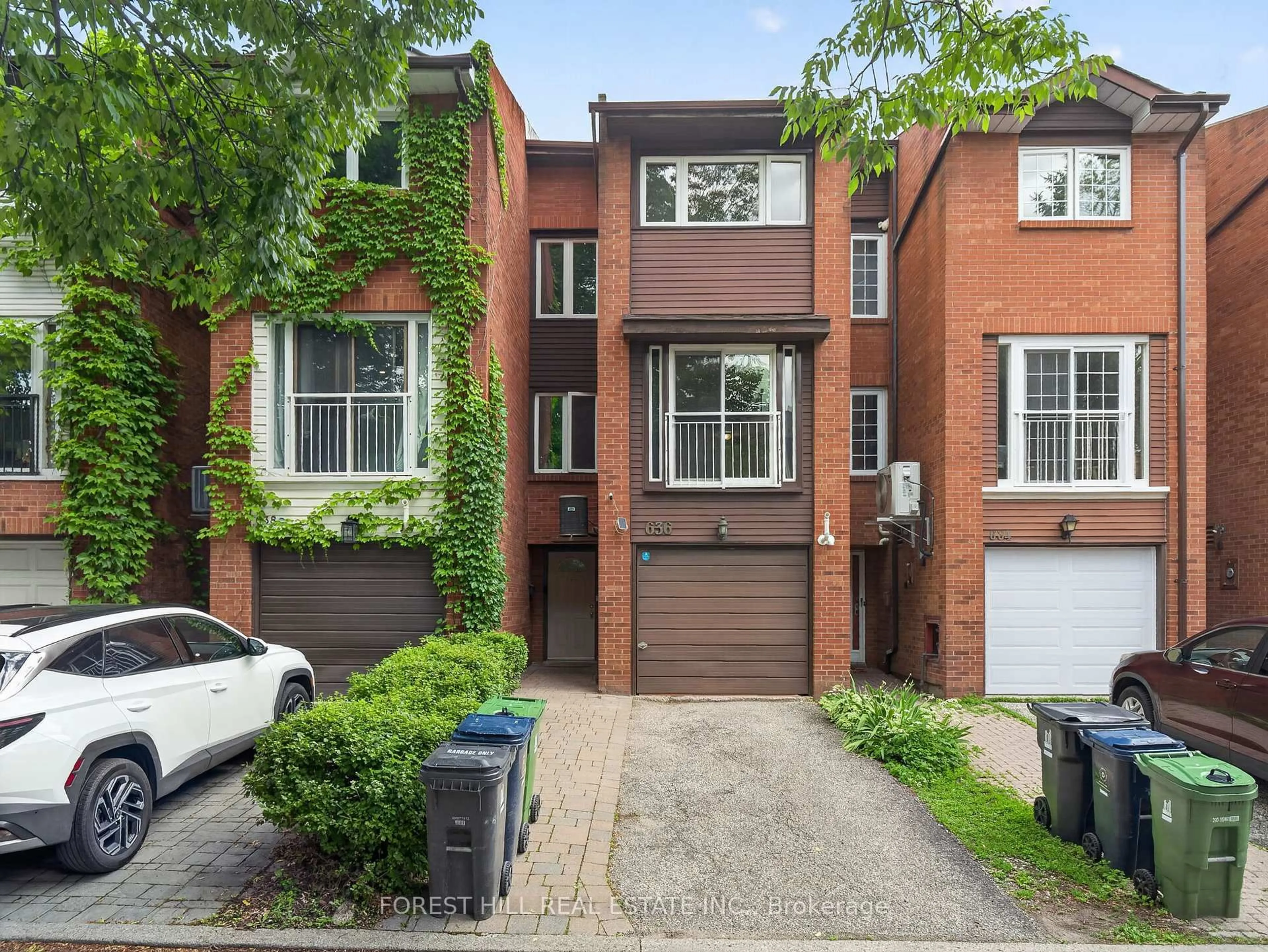 Home with brick exterior material, street for 636 Adelaide St #636, Toronto Ontario M5V 0L6