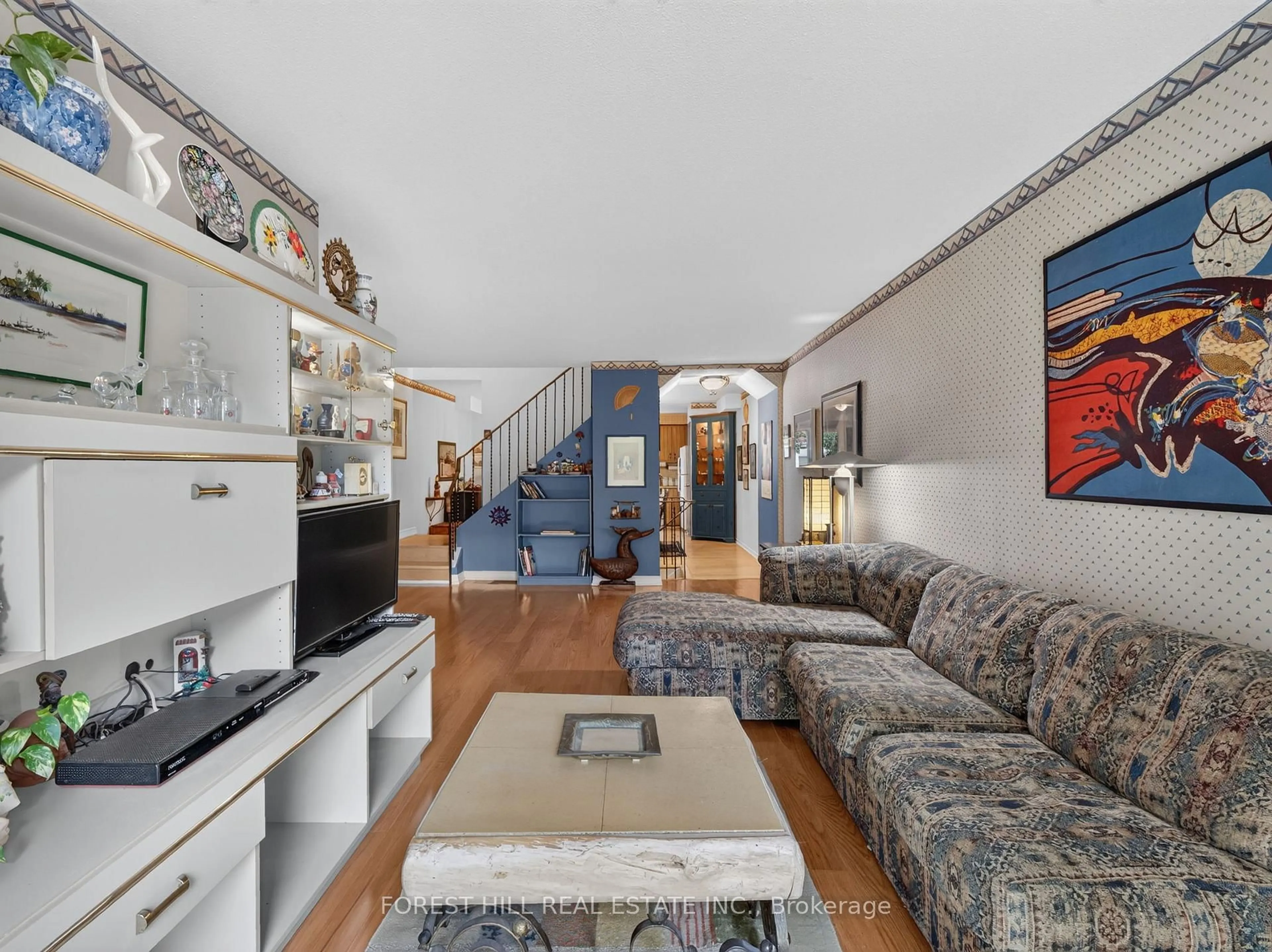 Living room with furniture, unknown for 636 Adelaide St #636, Toronto Ontario M5V 0L6