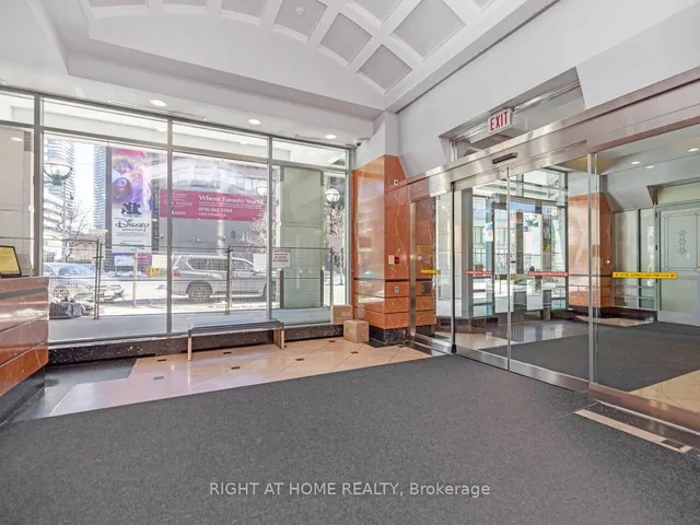 10 Yonge St #1706, Toronto 3