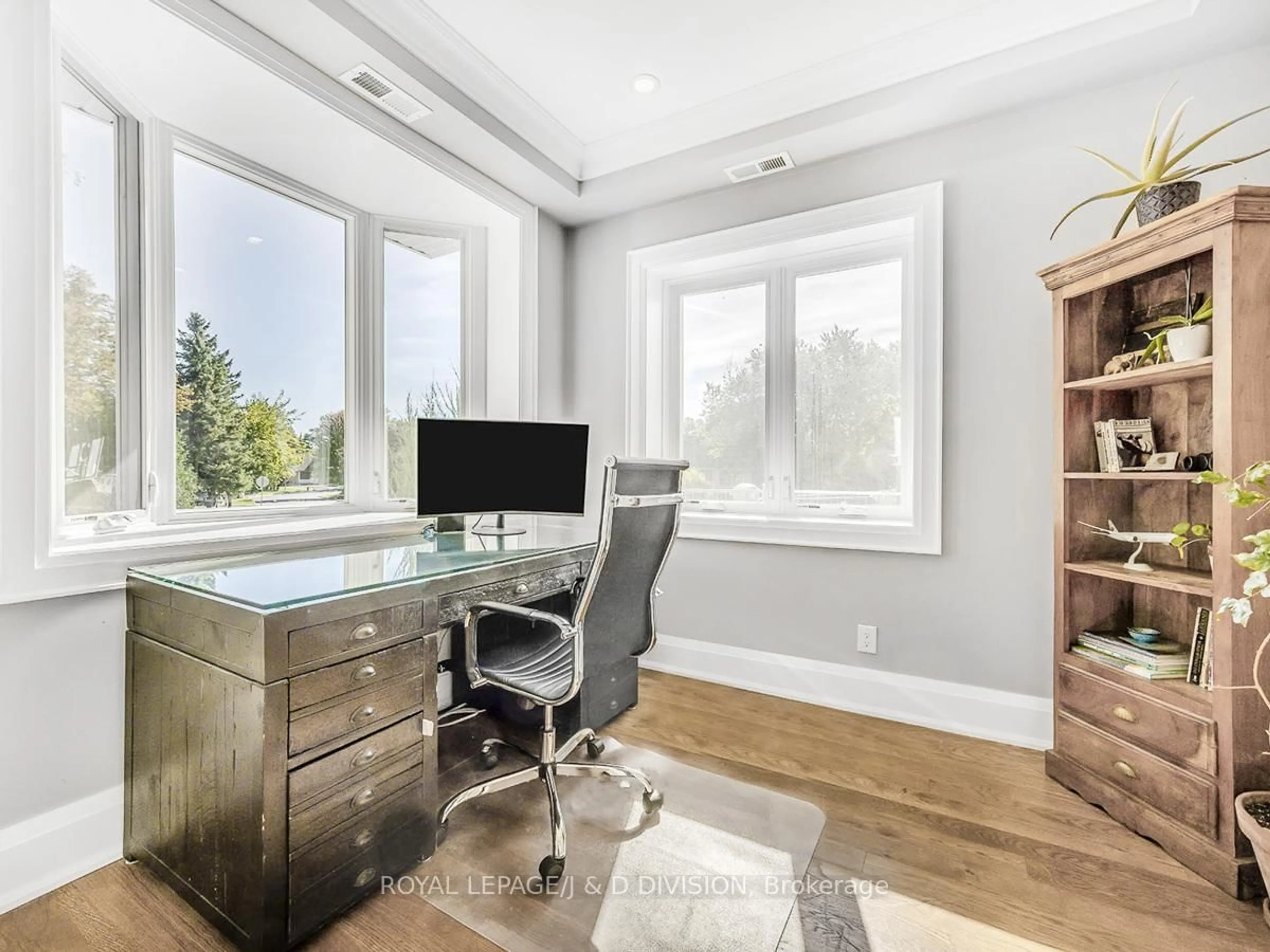 A pic of a room for 30 Broadleaf Rd, Toronto Ontario M3B 1C2