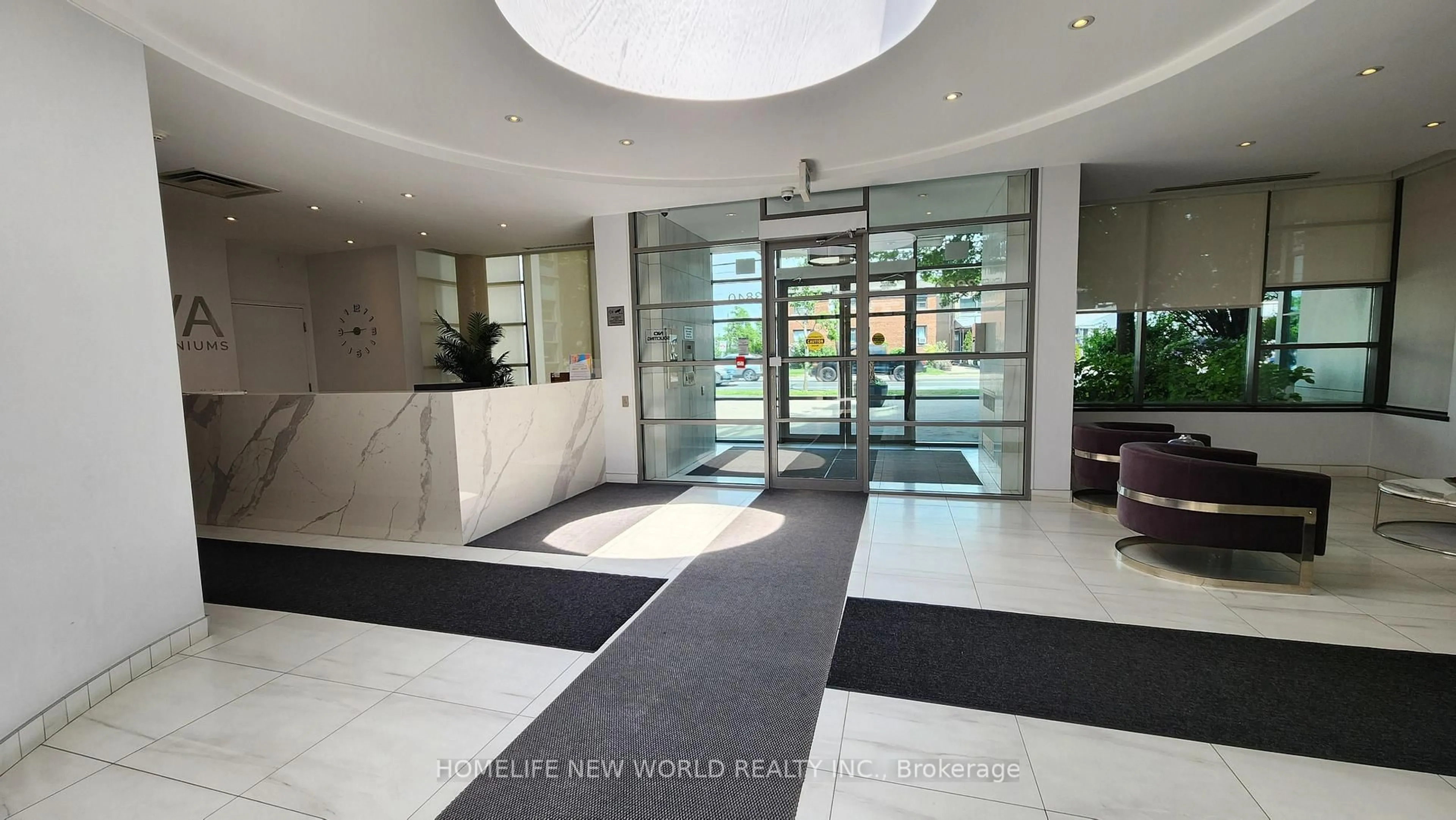 Indoor foyer for 3830 Bathurst St #404, Toronto Ontario M3H 6C5