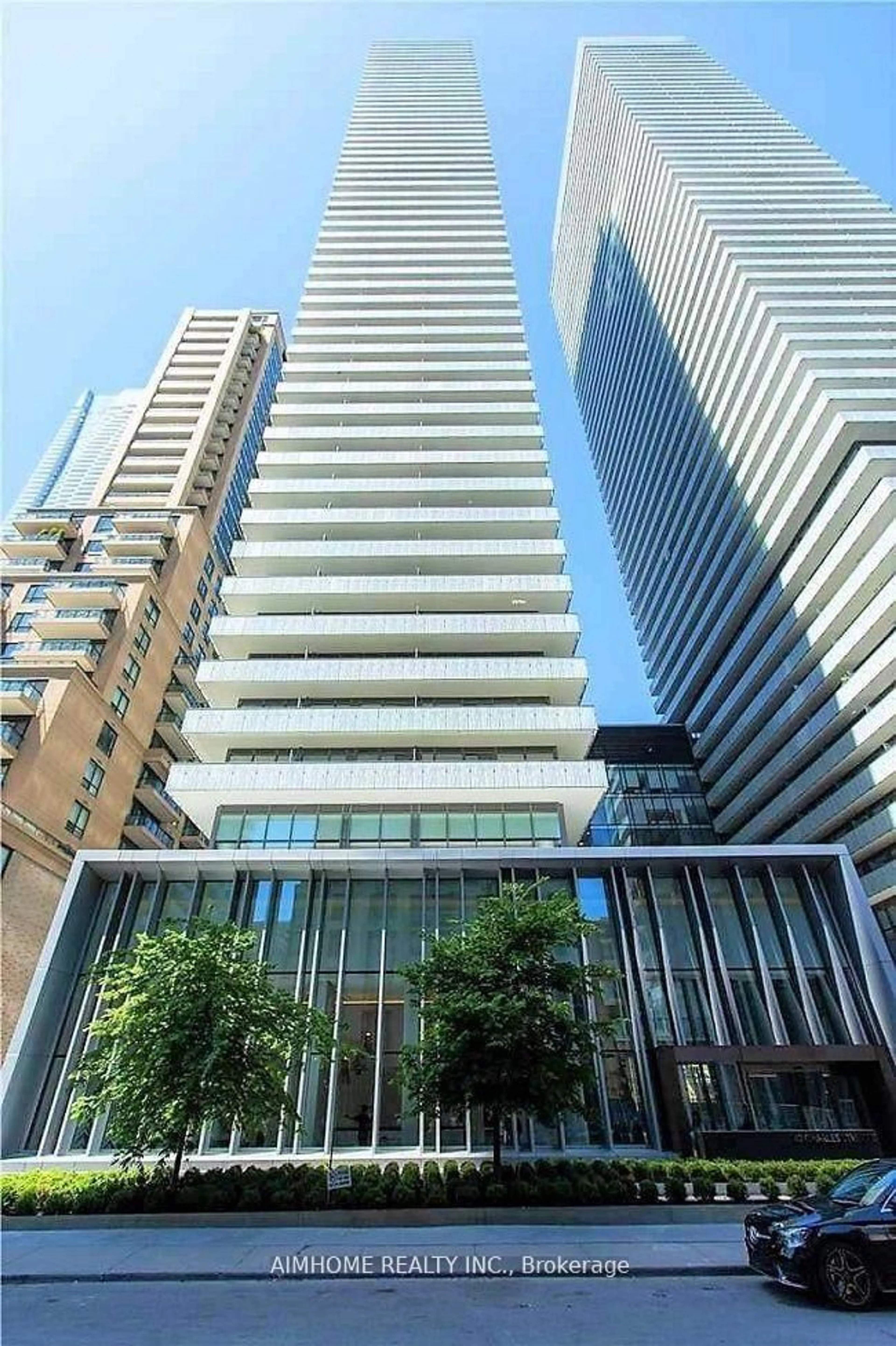 Indoor foyer for 42 Charles St #5103, Toronto Ontario M4Y 1N3