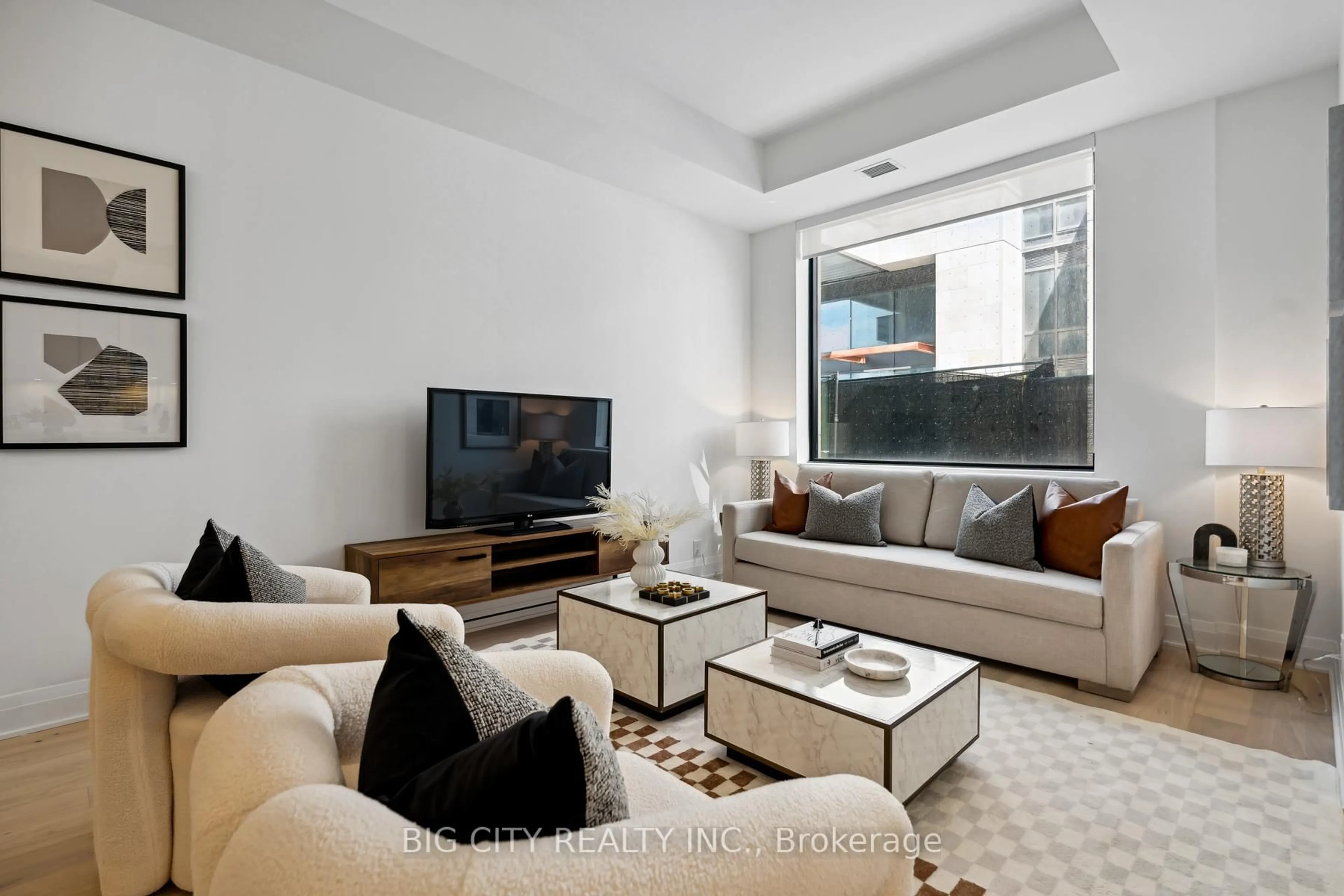 Living room with furniture, unknown for 33 Frederick Todd Way #TH01, Toronto Ontario M4G 0C9