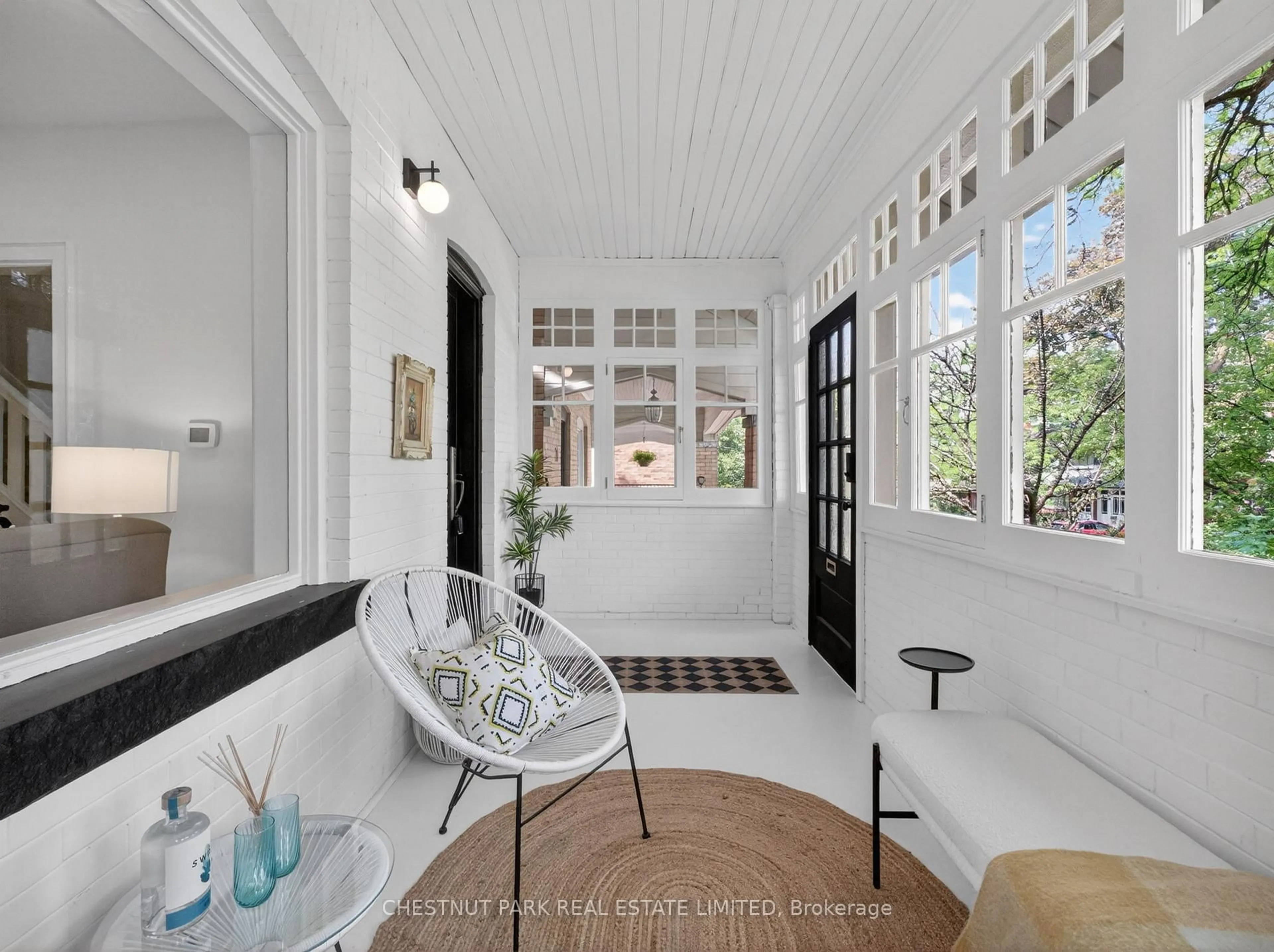 Indoor entryway for 73 Manor Rd, Toronto Ontario M4S 1R1