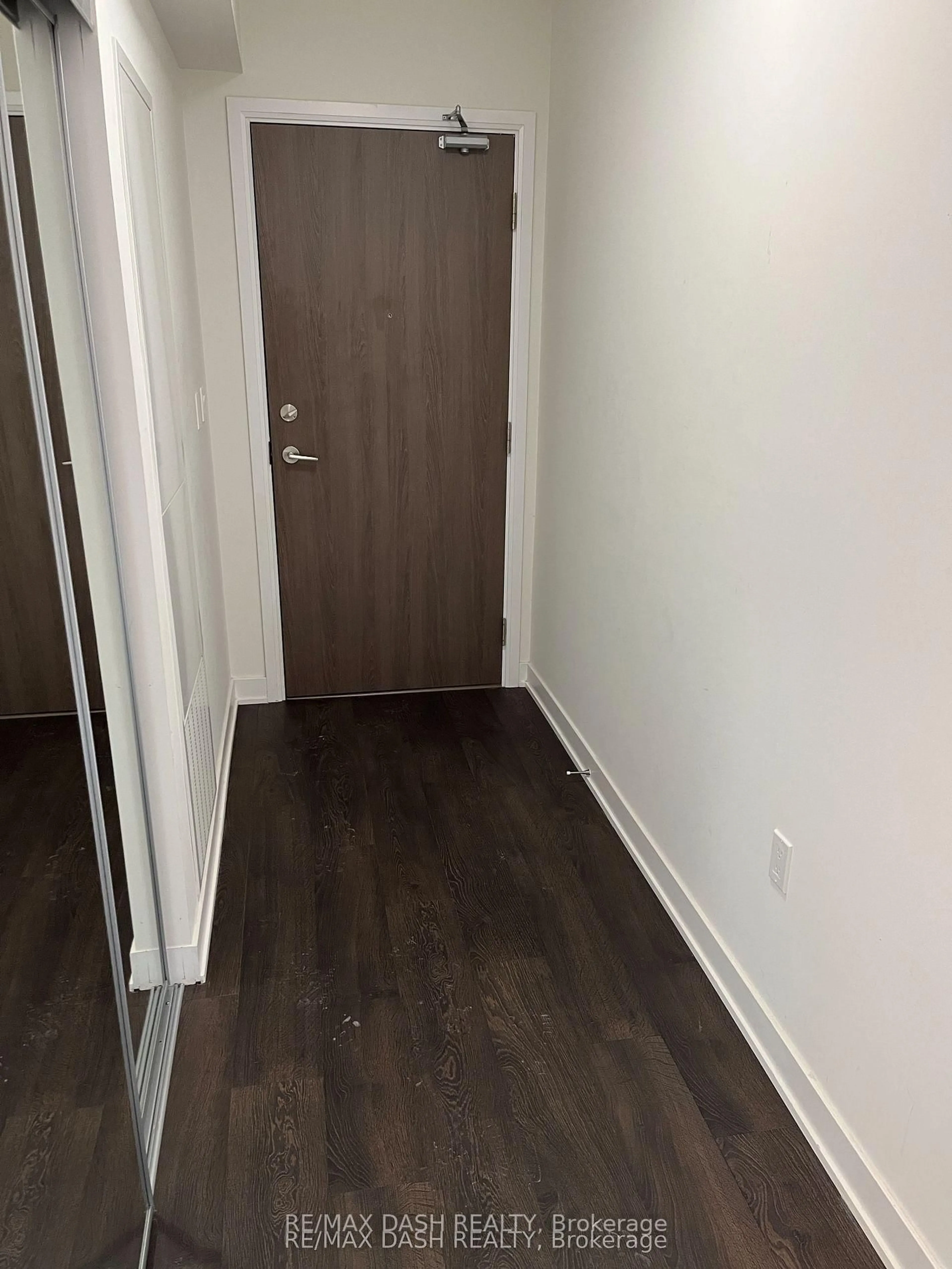 A pic of a room for 27 Bathurst St #806W, Toronto Ontario M5V 0R1