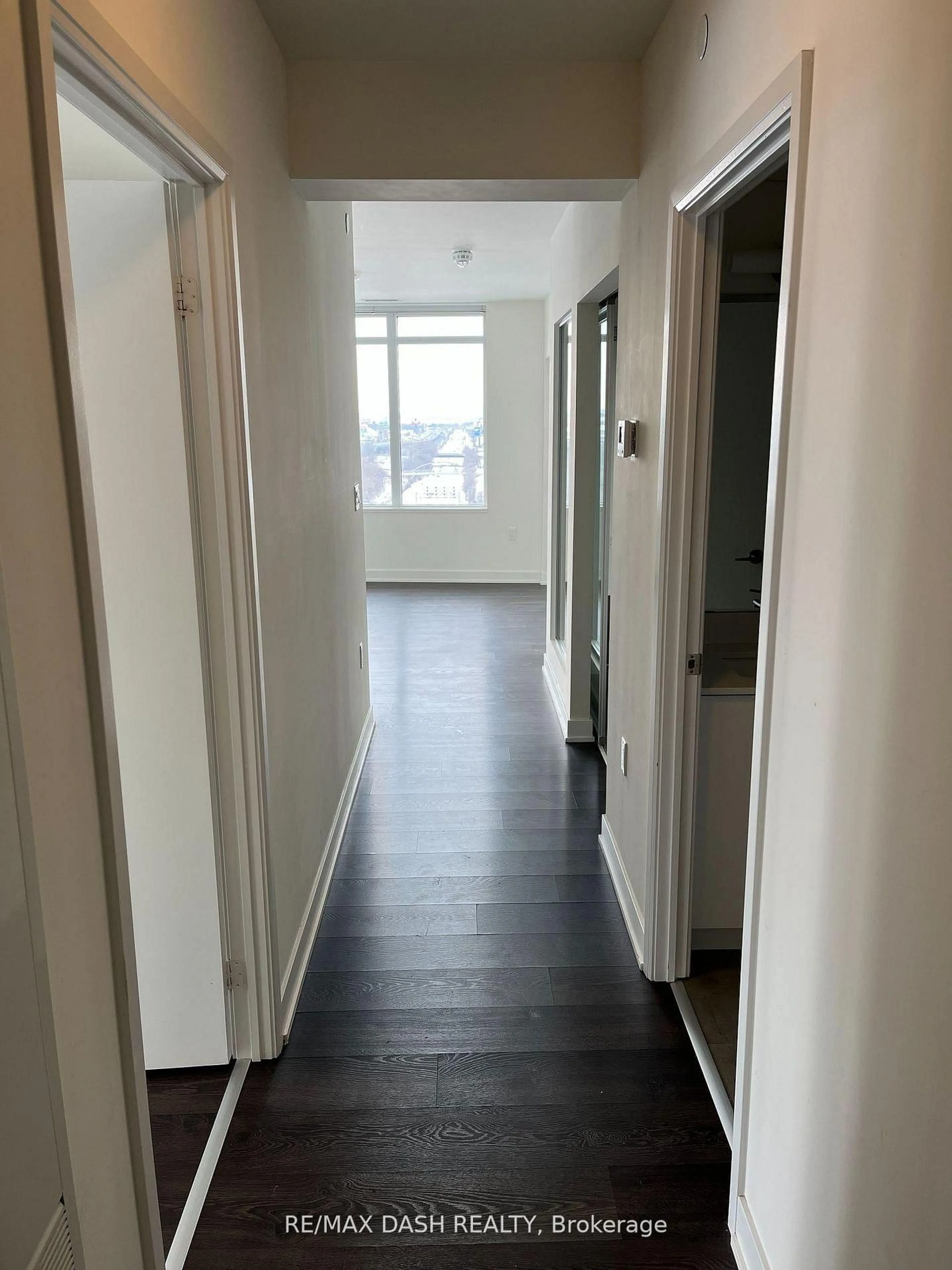 Unknown for 27 Bathurst St #806W, Toronto Ontario M5V 0R1