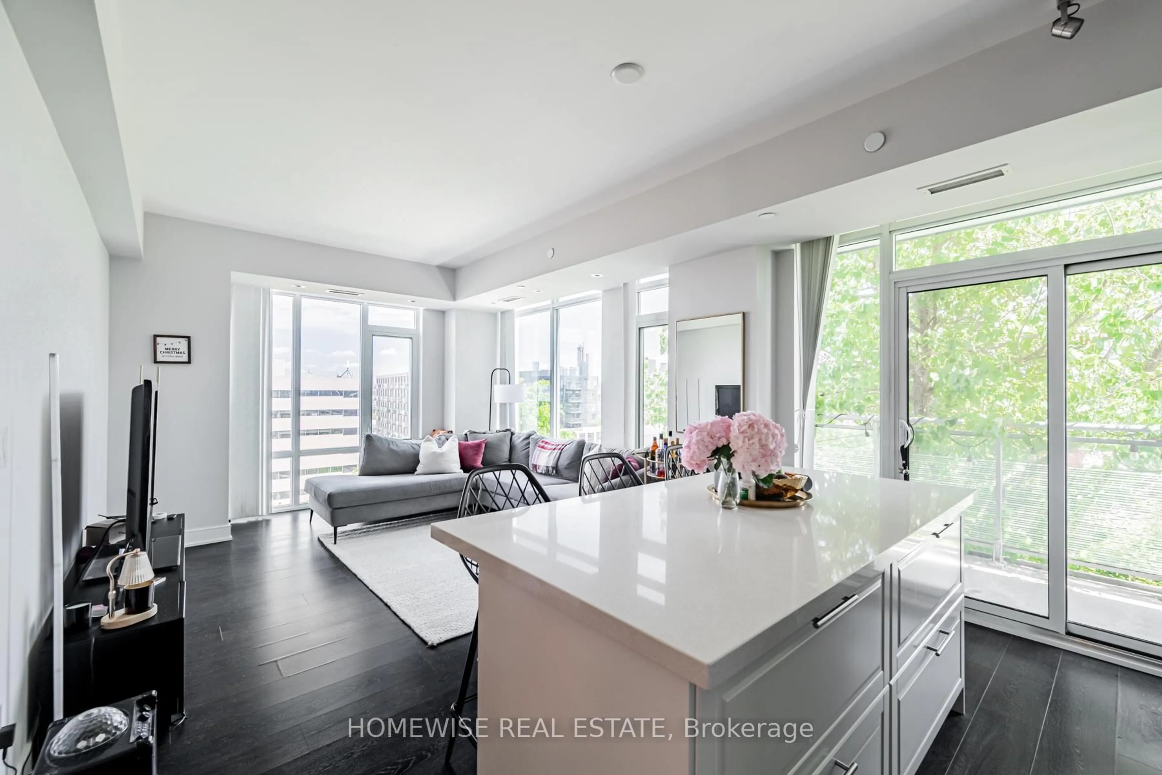Open concept kitchen, unknown for 525 Adelaide St #Lph12, Toronto Ontario M5V 1T6