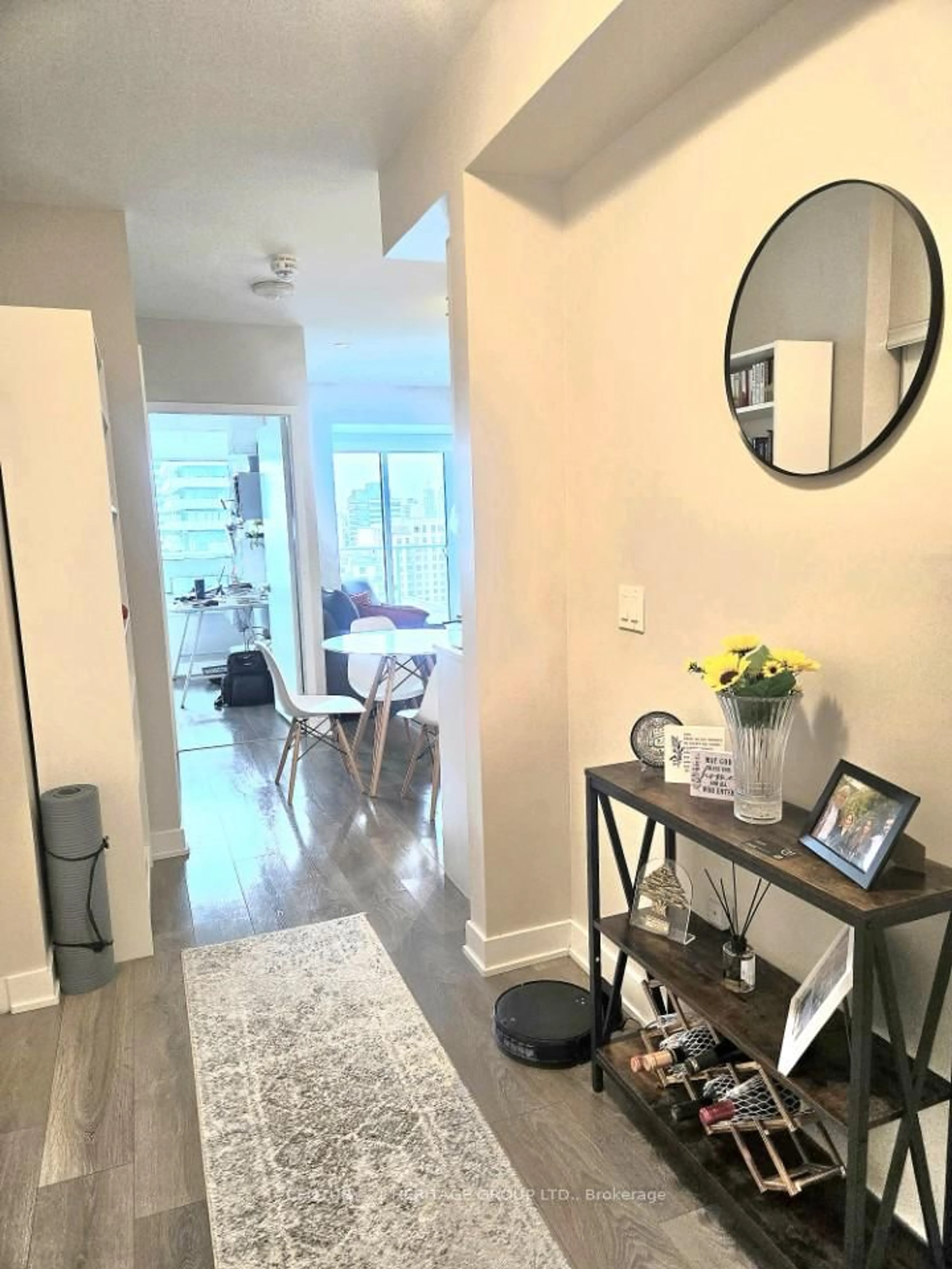 Indoor entryway for 195 Redpath Ave #2006, Toronto Ontario M4P 0E4
