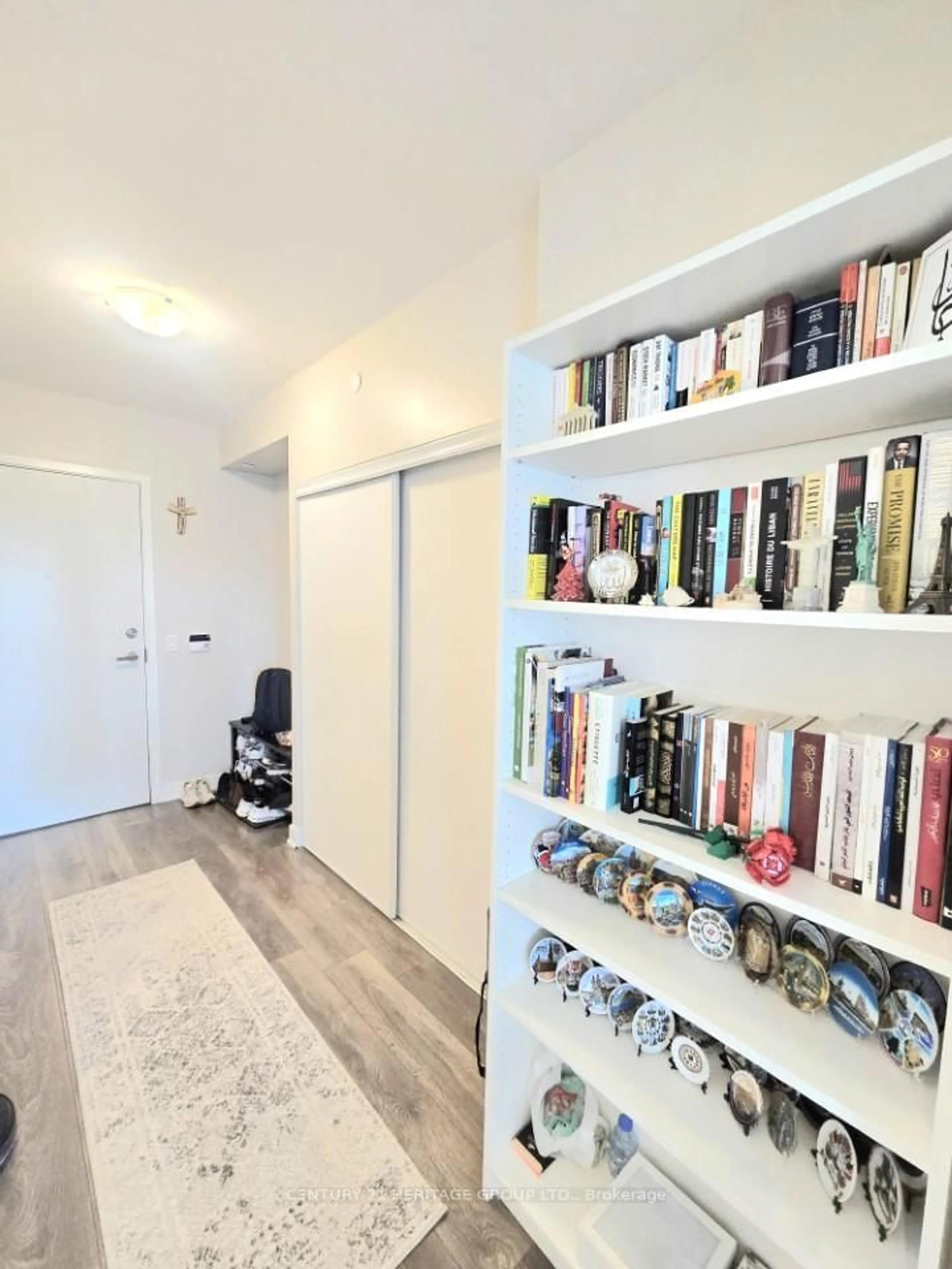 Unknown for 195 Redpath Ave #2006, Toronto Ontario M4P 0E4