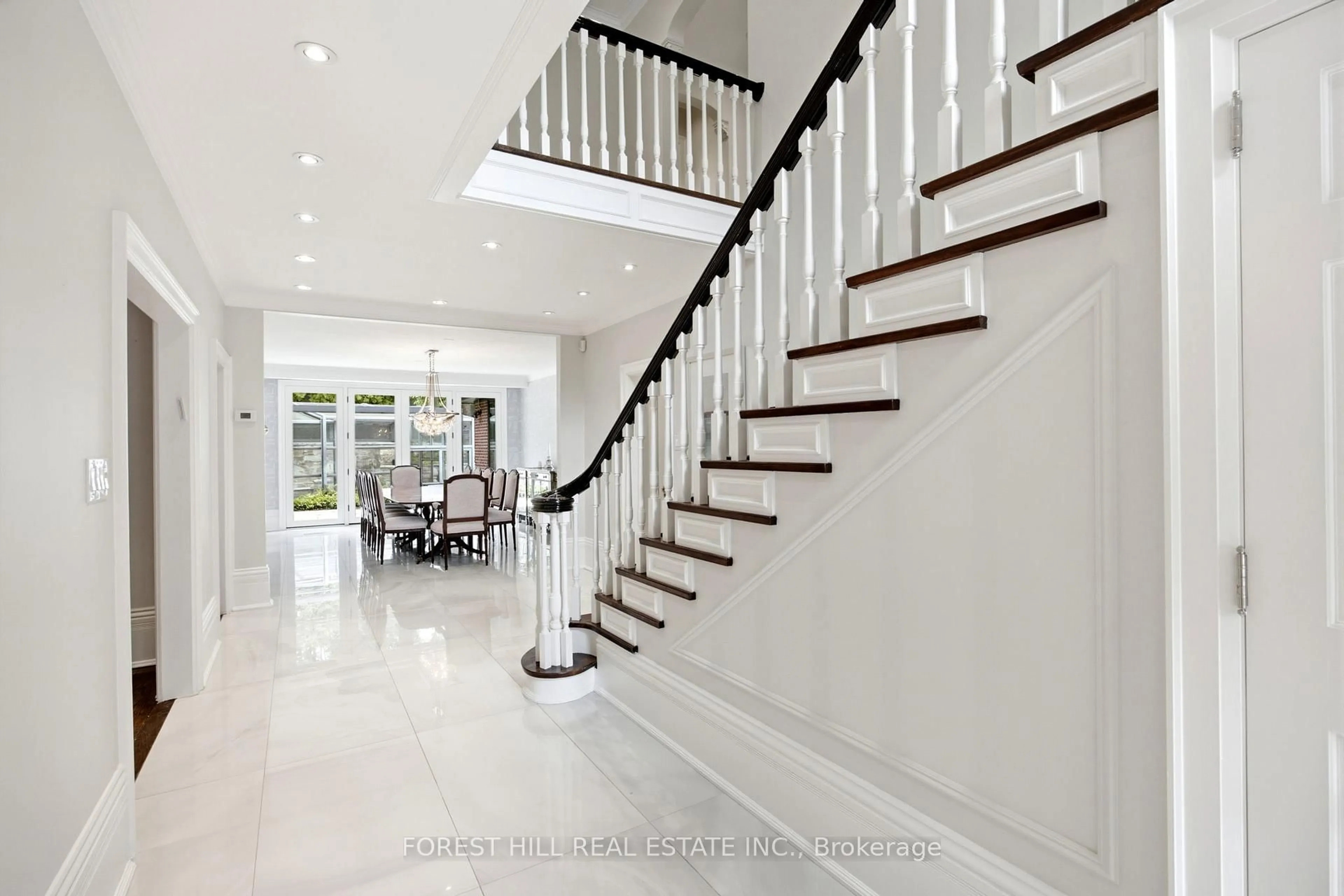 Stairs for 4 Ridgewood Rd, Toronto Ontario M5P 1T5