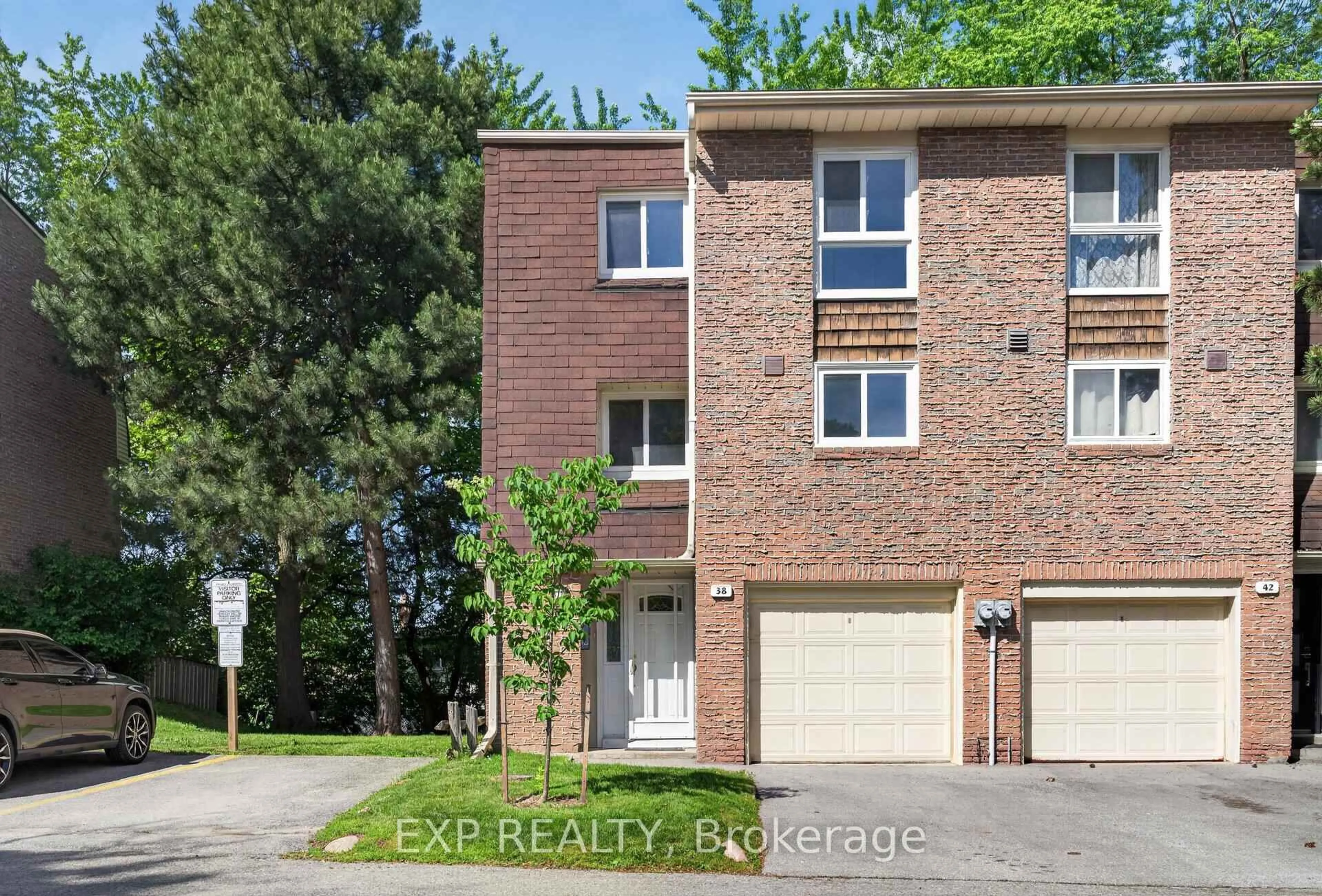 Home with brick exterior material, street for 38 Rusty Crestway, Toronto Ontario M2J 2Y4