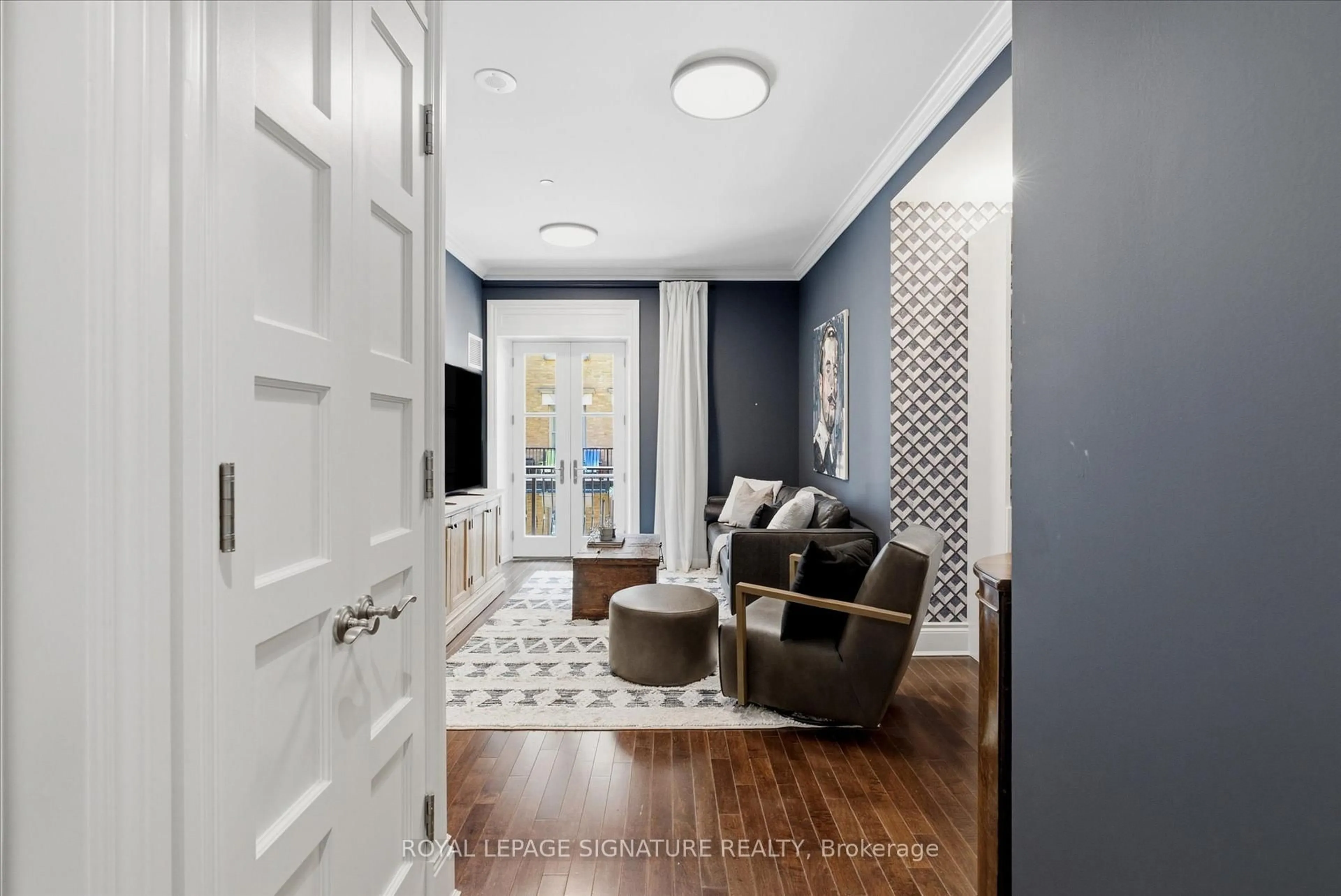 Indoor entryway for 22 Leader Lane #515, Toronto Ontario M5E 0B2