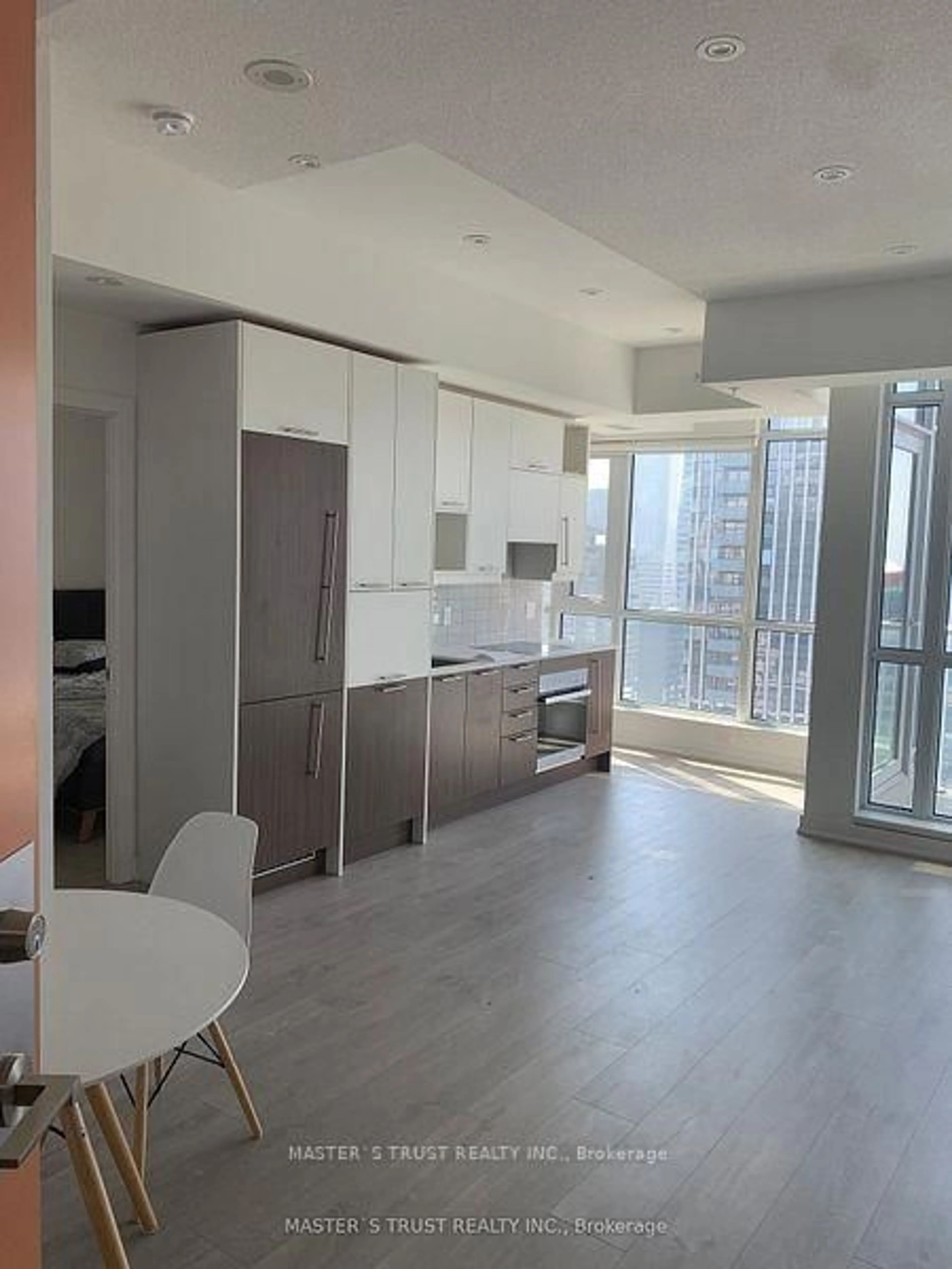 Unknown for 30 Nelson St #2406, Toronto Ontario M5V 0H5