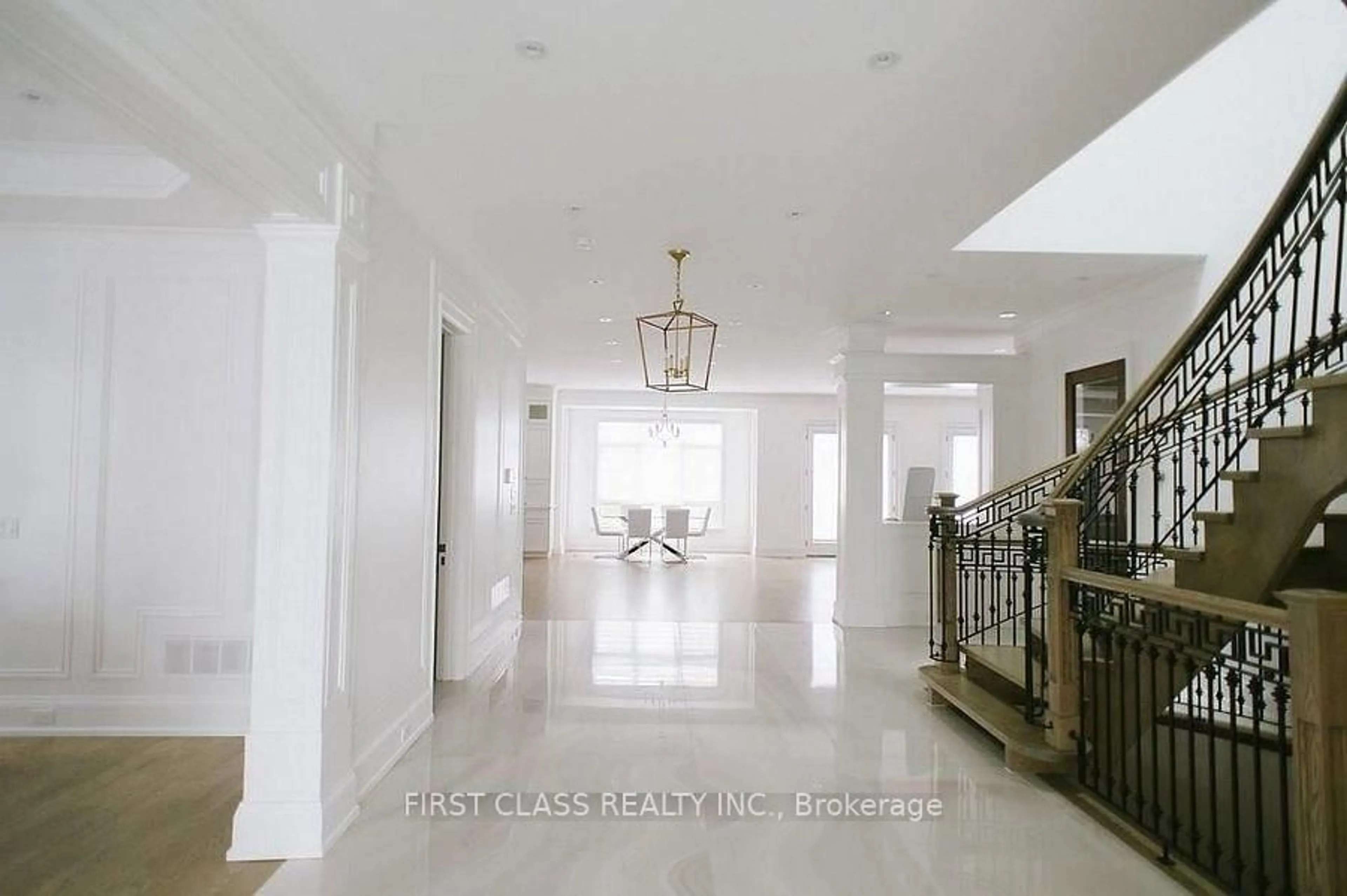 Indoor foyer for 29 Citation Dr, Toronto Ontario M2K 1S5