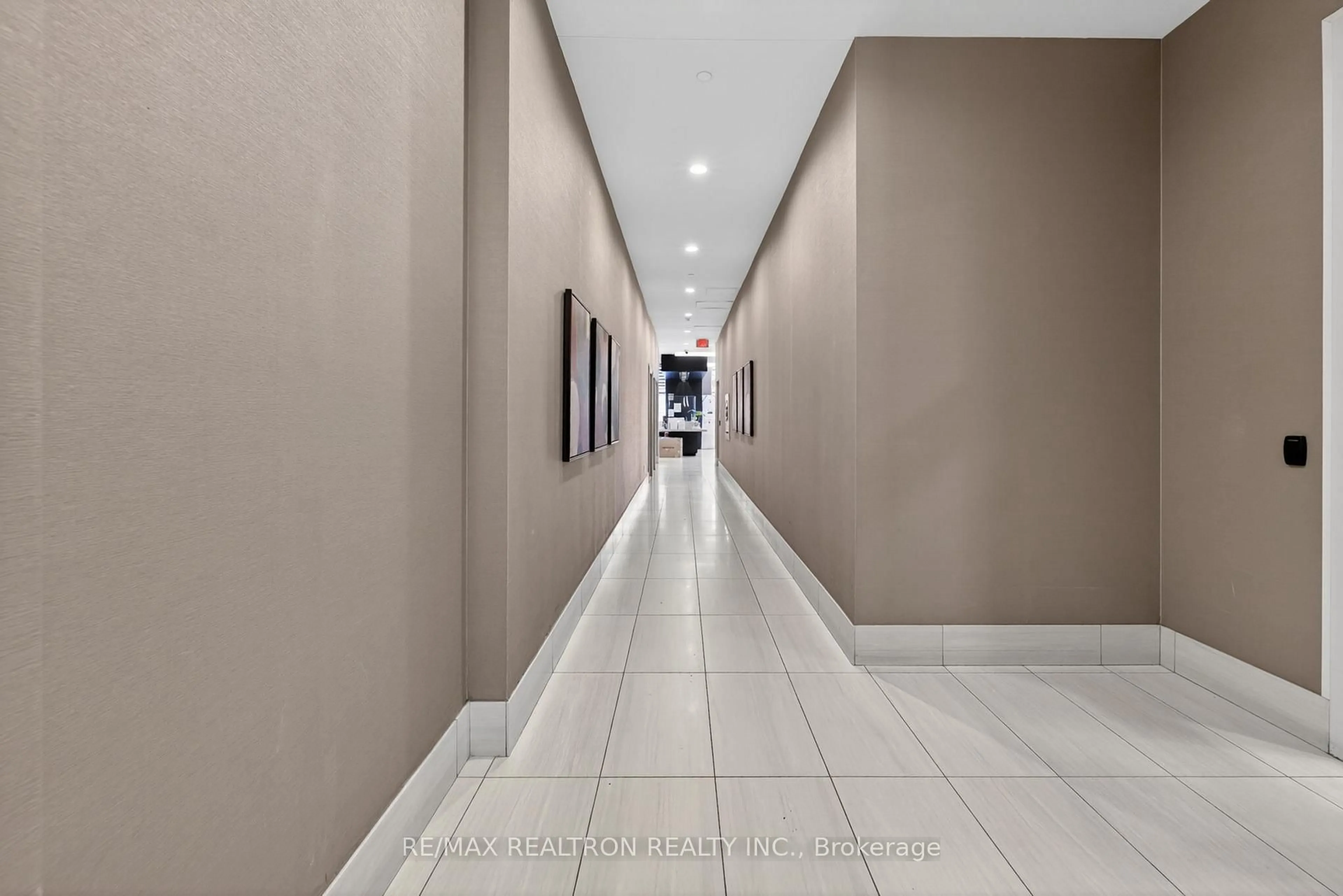 Indoor foyer for 275 Yorkland Rd #209, Toronto Ontario M2J 0B3