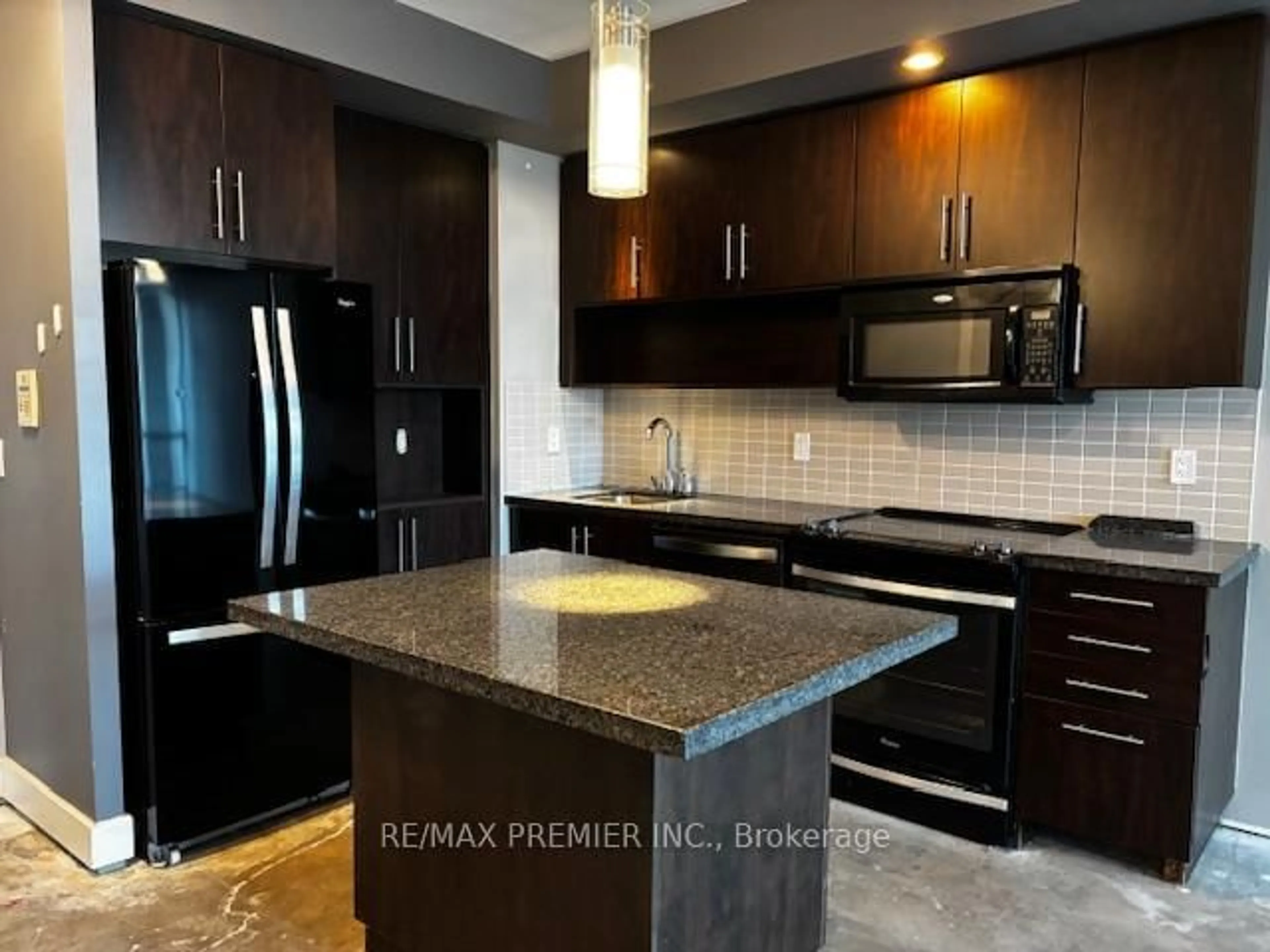 Open concept kitchen, ceramic/tile floor for 120 Homewood Ave #2805, Toronto Ontario M4Y 2J3