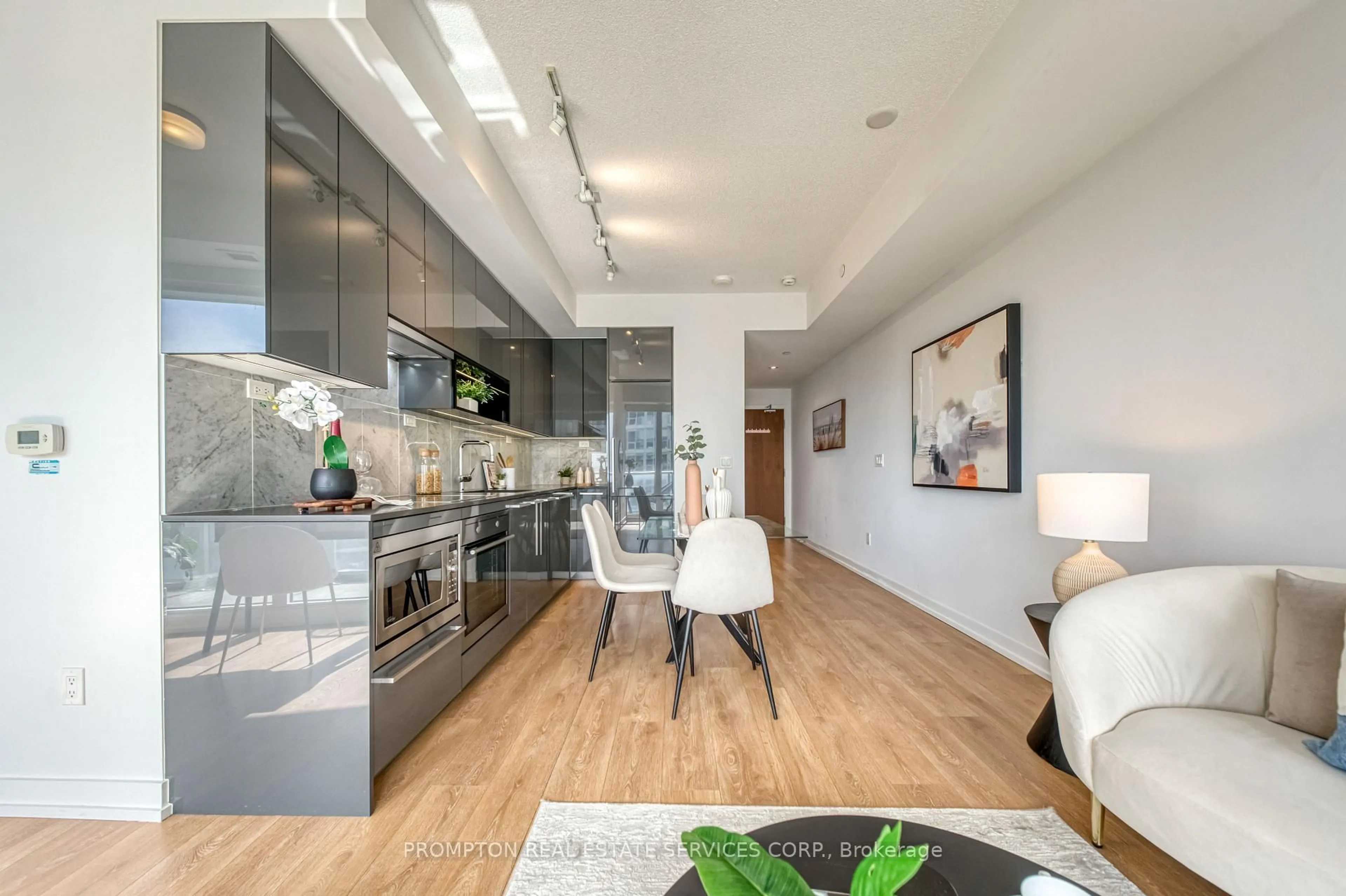 Open concept kitchen, wood/laminate floor for 115 Mcmahon Dr #3802, Toronto Ontario M2K 0E3