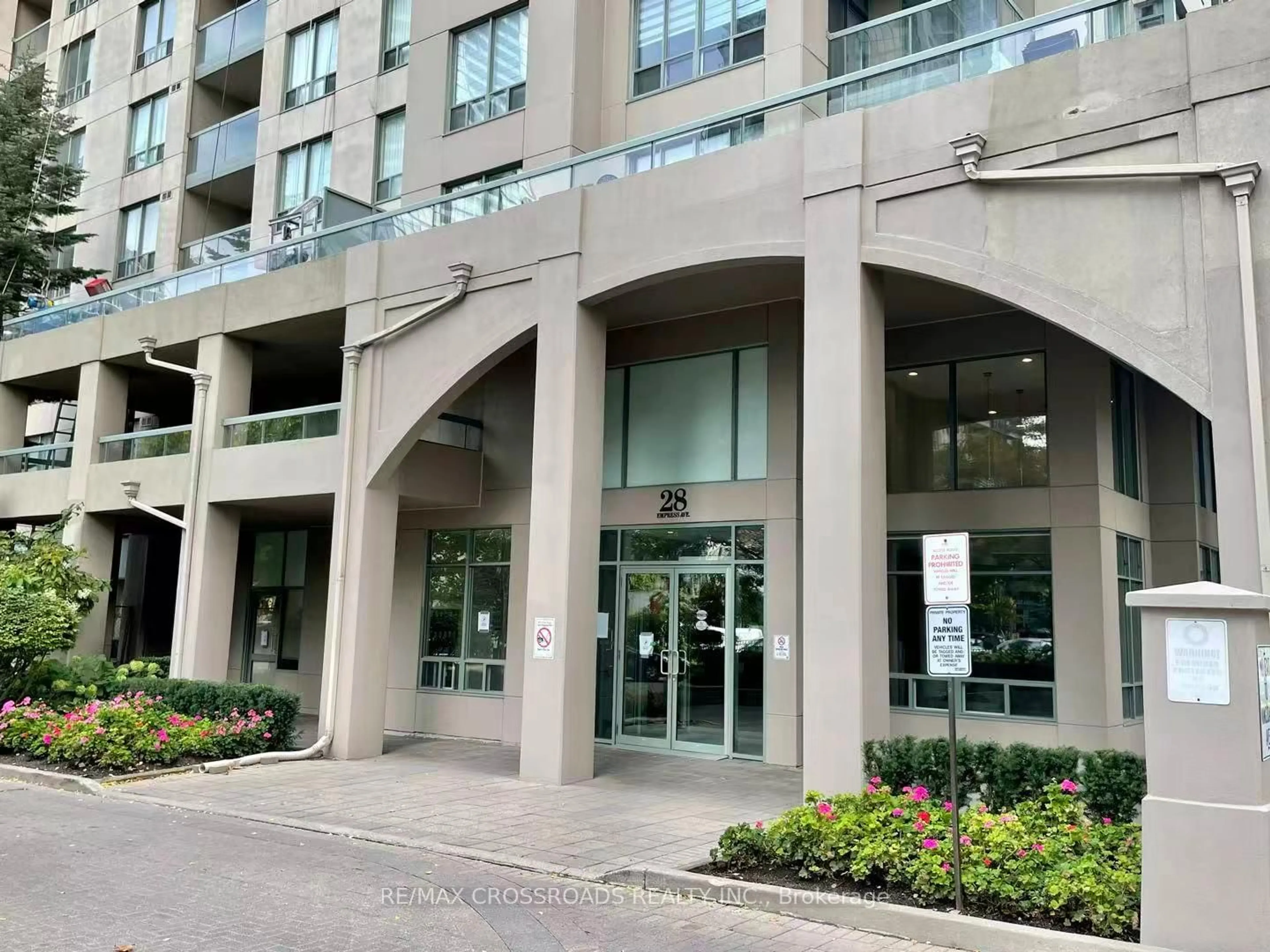 Indoor foyer for 28 Empress Ave #2012, Toronto Ontario M2N 6Z7