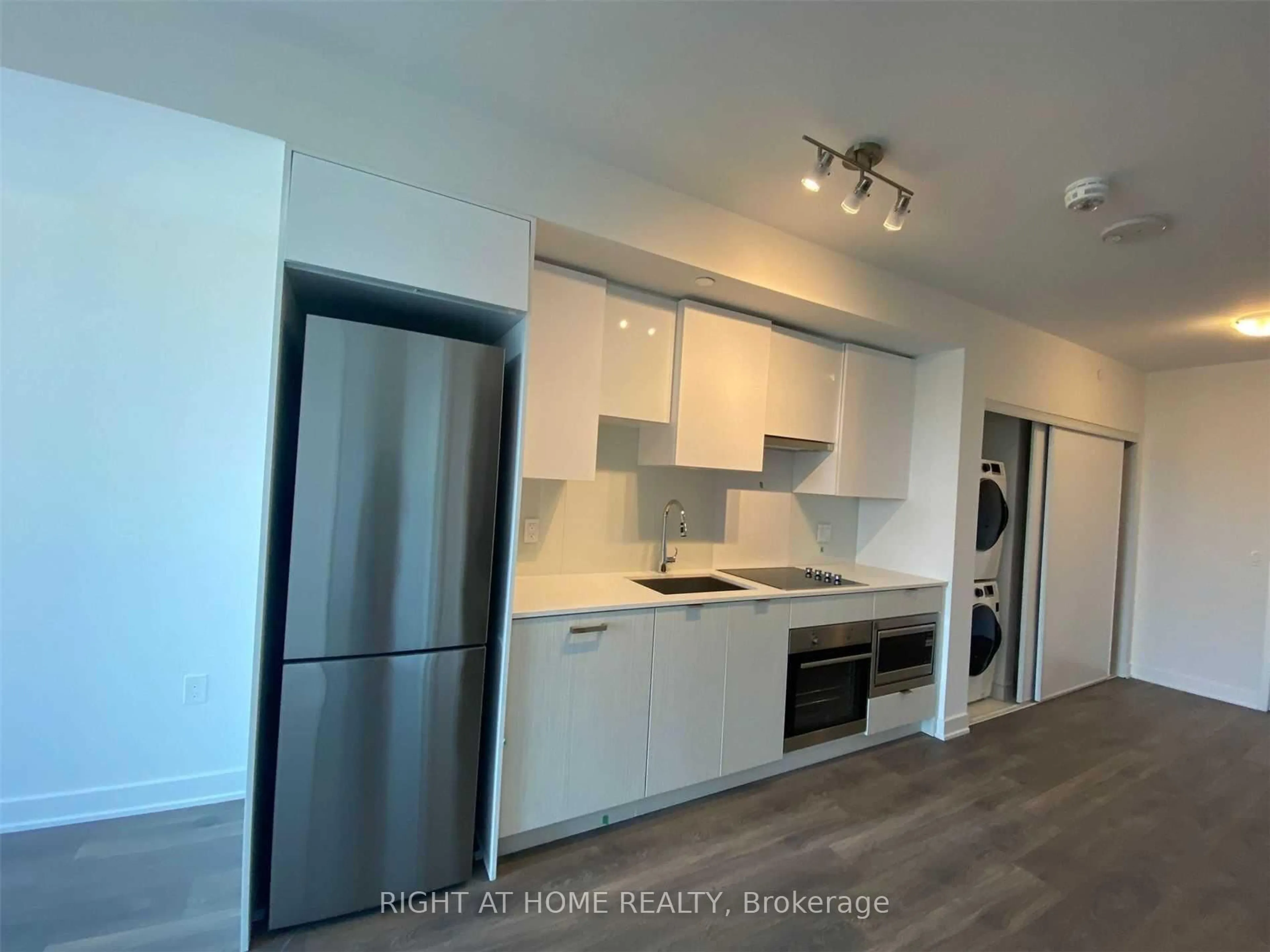 Unknown for 99 Broadway Ave #2912, Toronto Ontario M4P 0E3