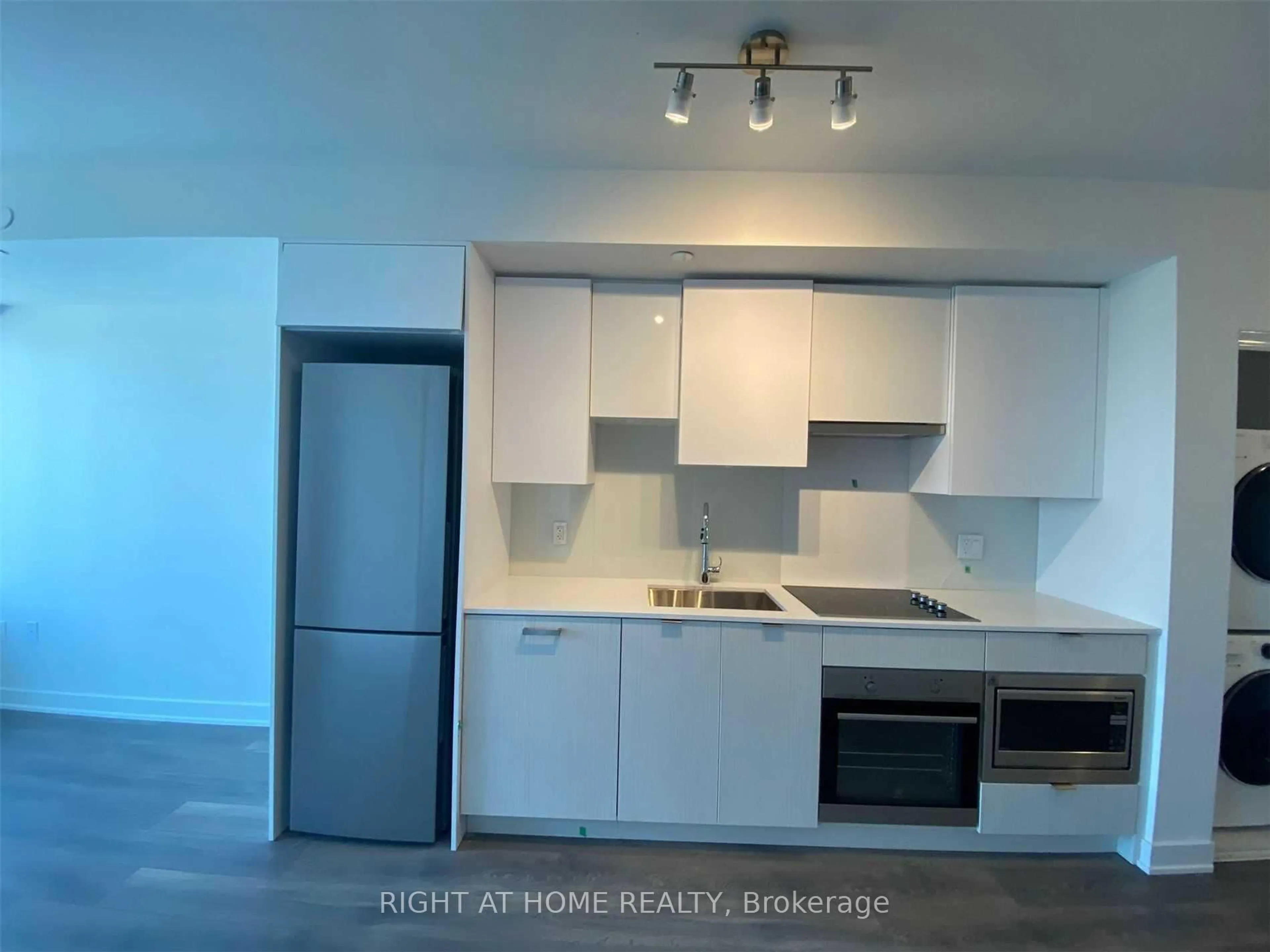 Standard kitchen, unknown for 99 Broadway Ave #2912, Toronto Ontario M4P 0E3
