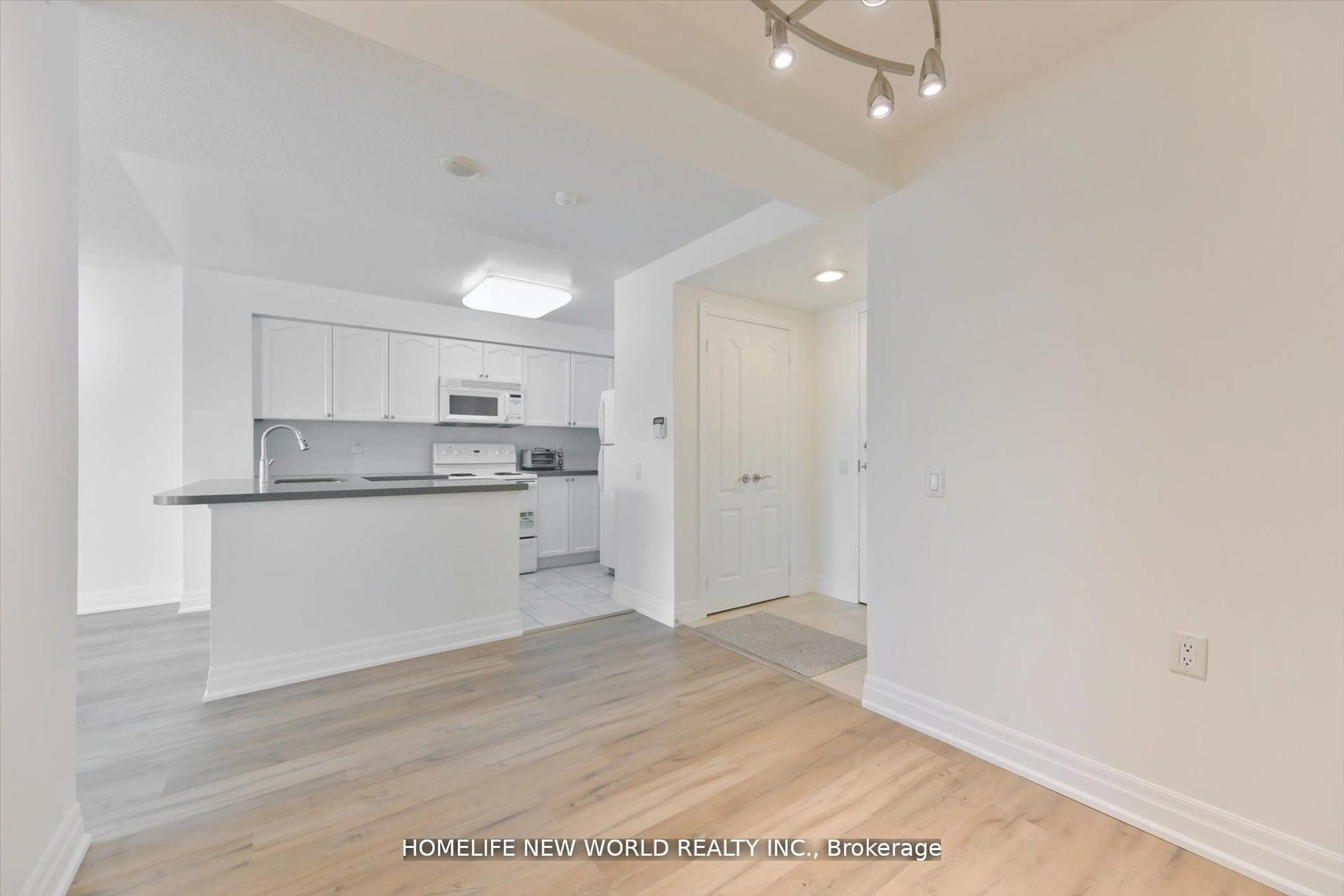 Unknown for 21 Hillcrest Ave #607, Toronto Ontario M2N 7K2