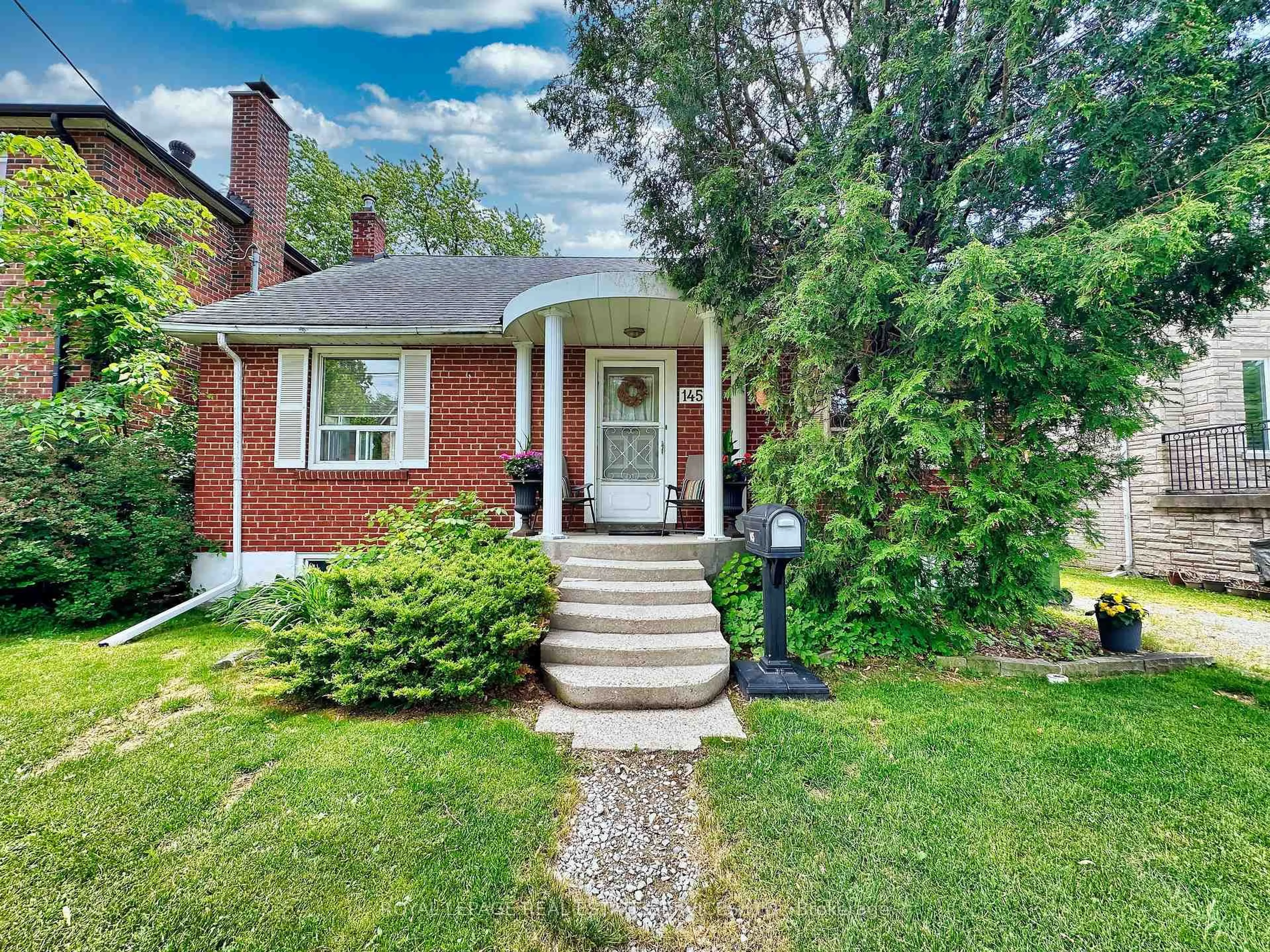 Home with brick exterior material, street for 145 Parkview Ave, Toronto Ontario M2N 3Y6