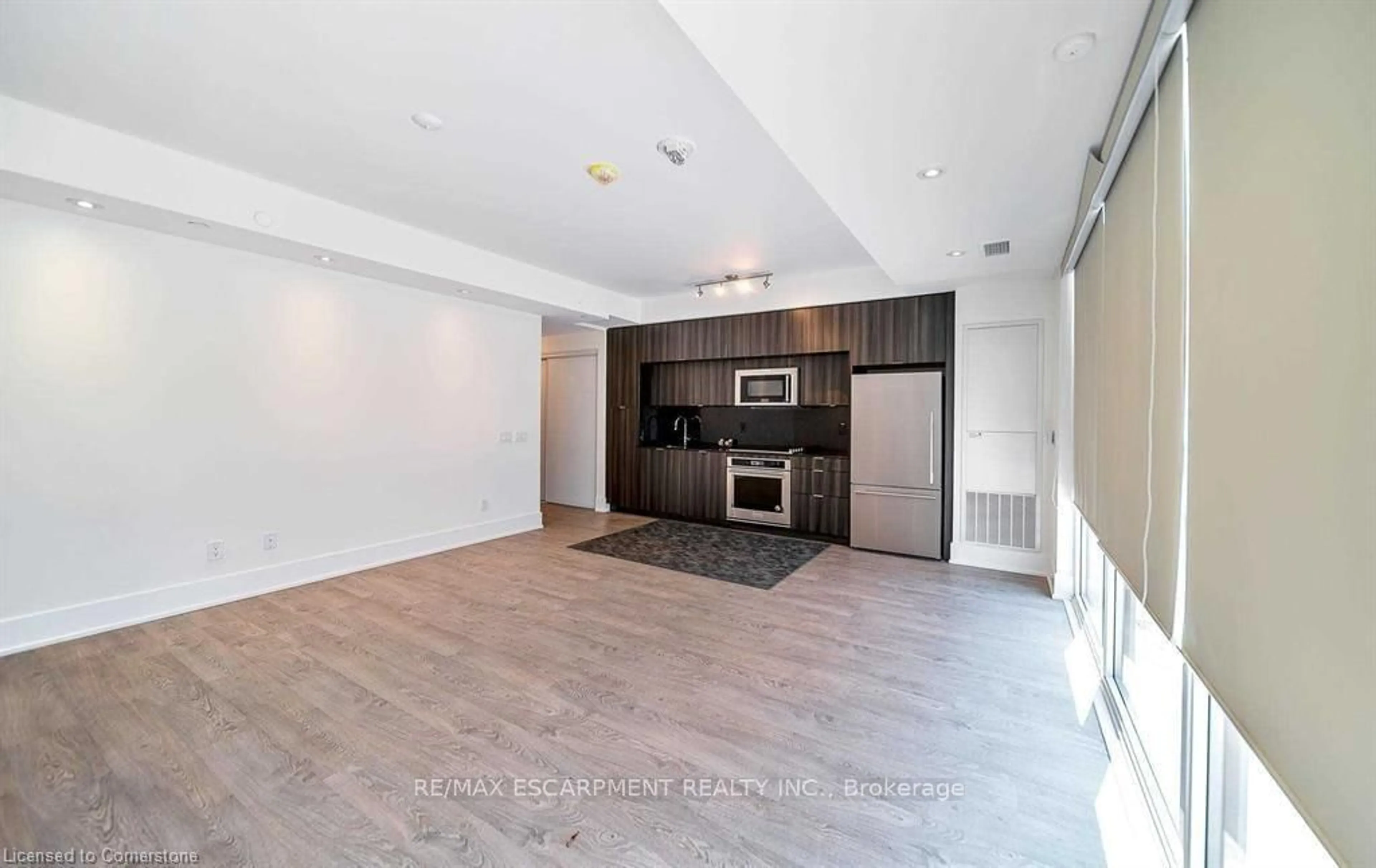 Unknown for 80 Vanauley St #120, Toronto Ontario M5T 0C9