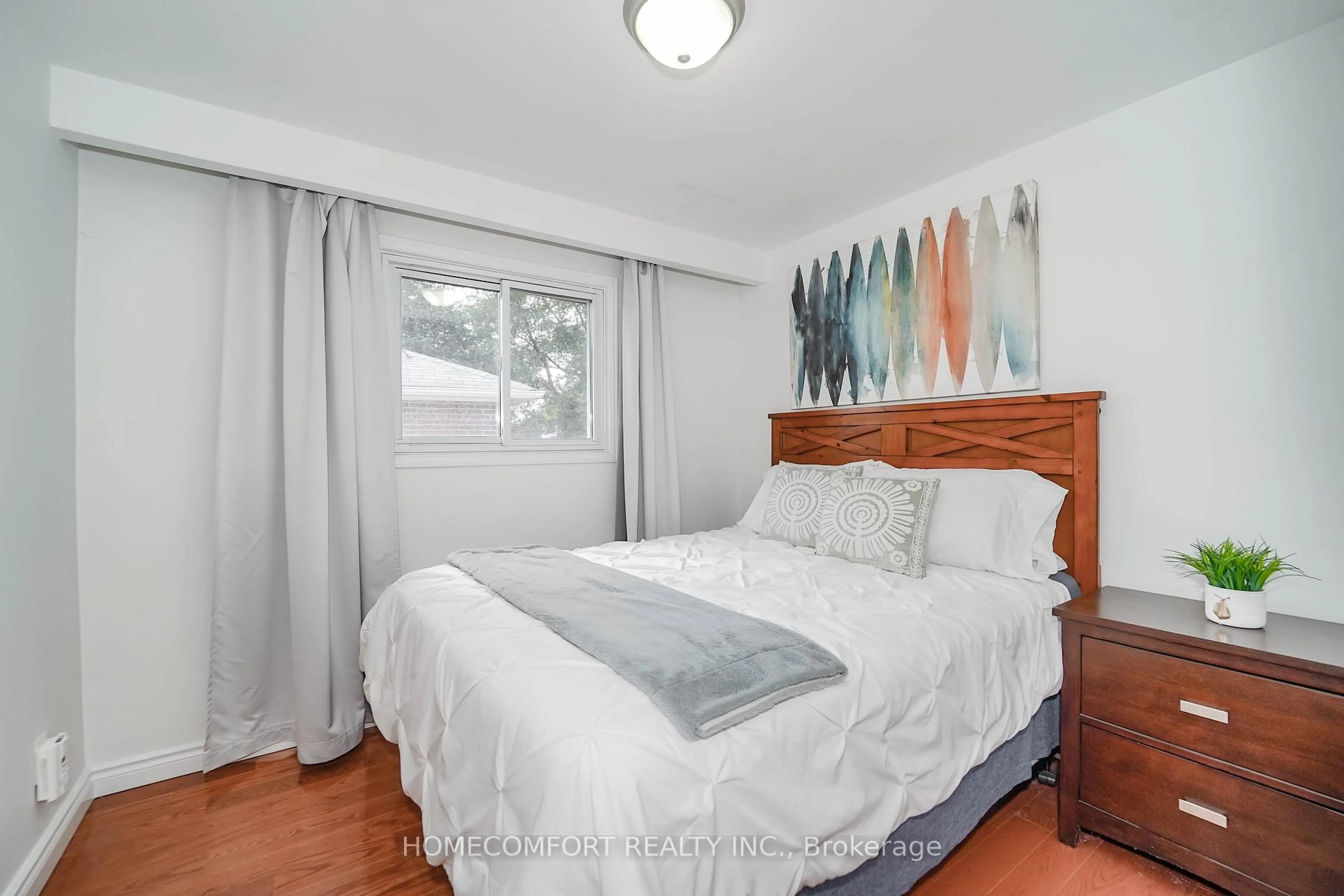 Bedroom with bed, unknown for 8 Topaz Gate, Toronto Ontario M2M 2Z7