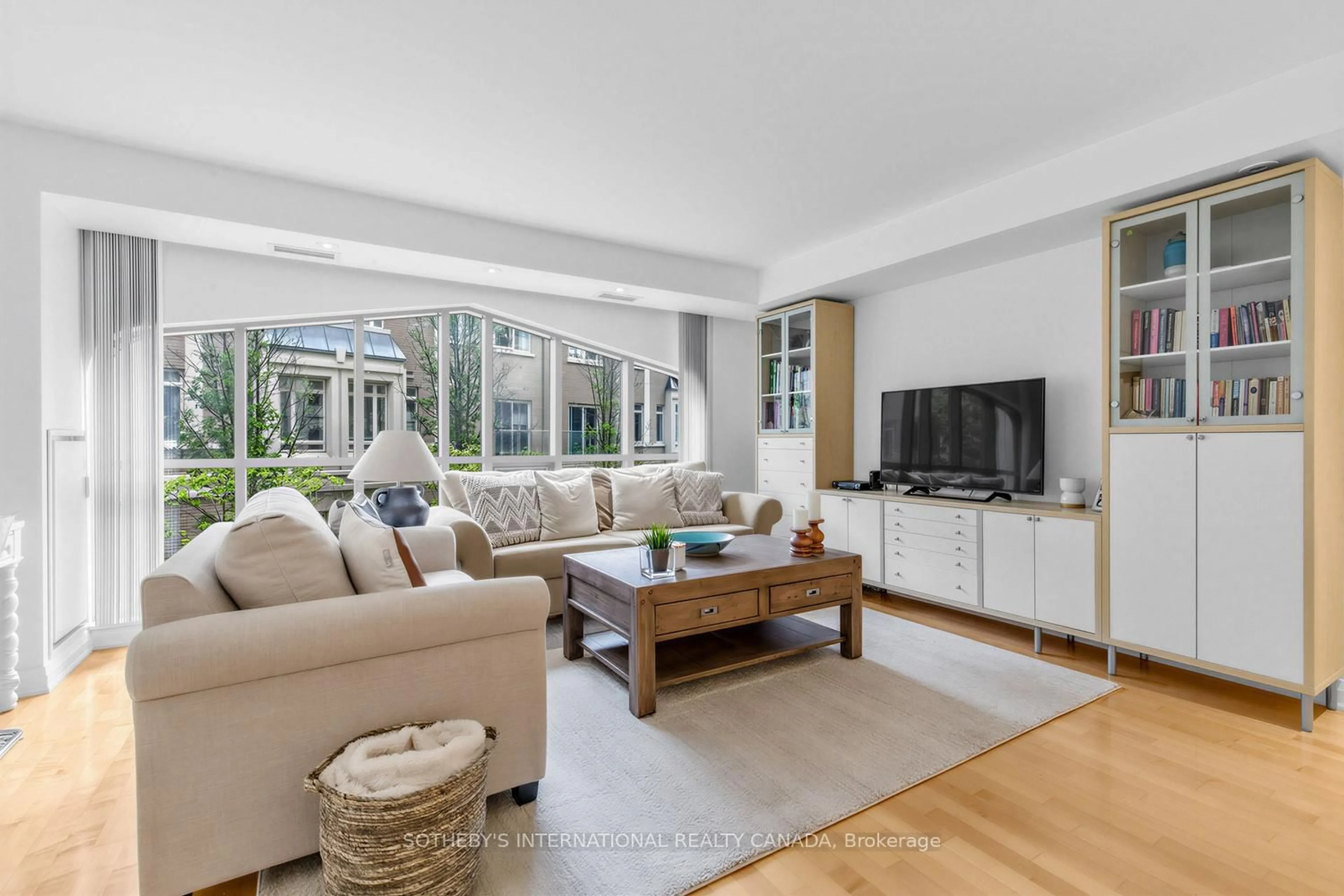 Living room with furniture, unknown for 3 Mcalpine St #207, Toronto Ontario M5R 3T5