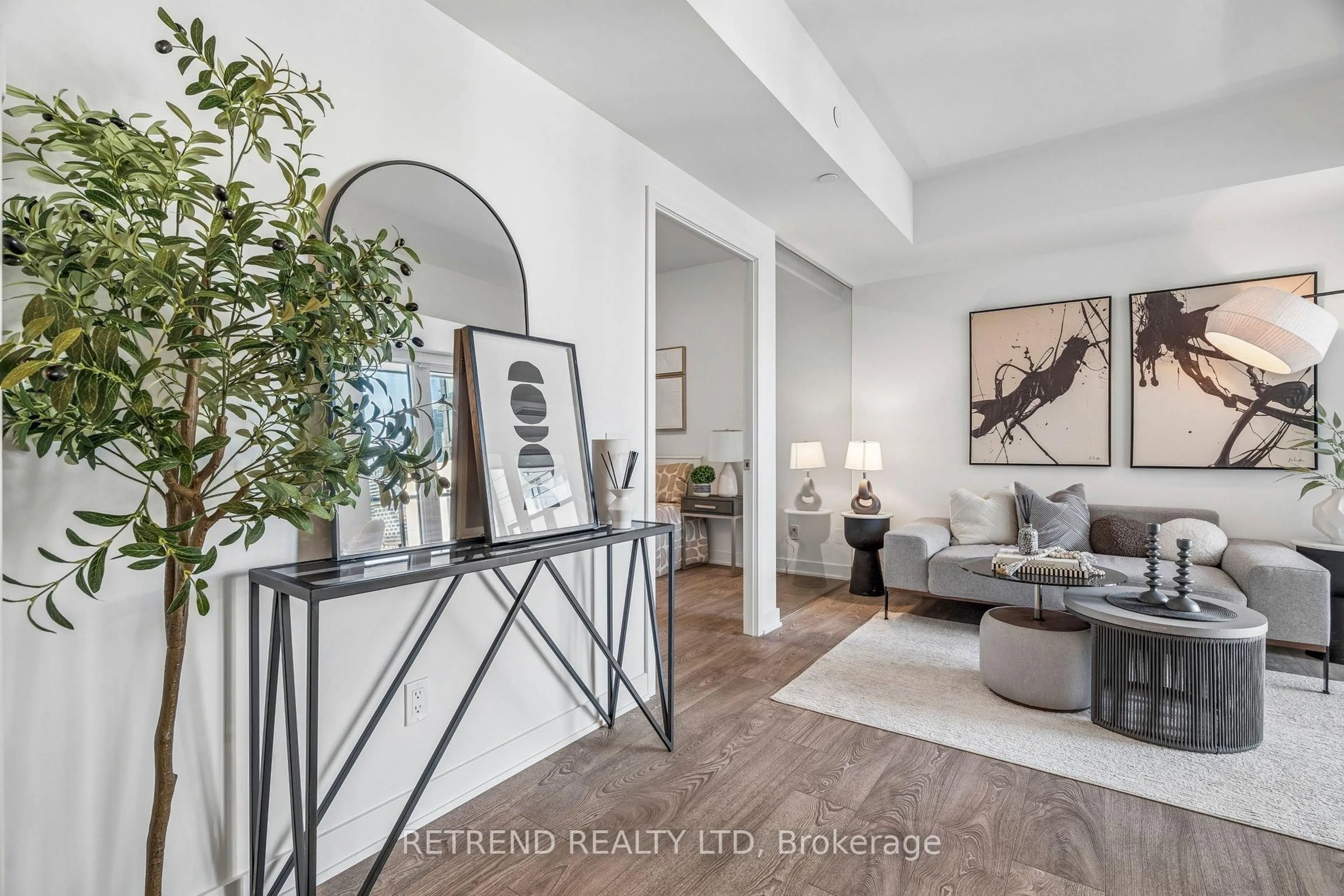 Indoor entryway for 543 Richmond St #1021, Toronto Ontario M5V 0W9