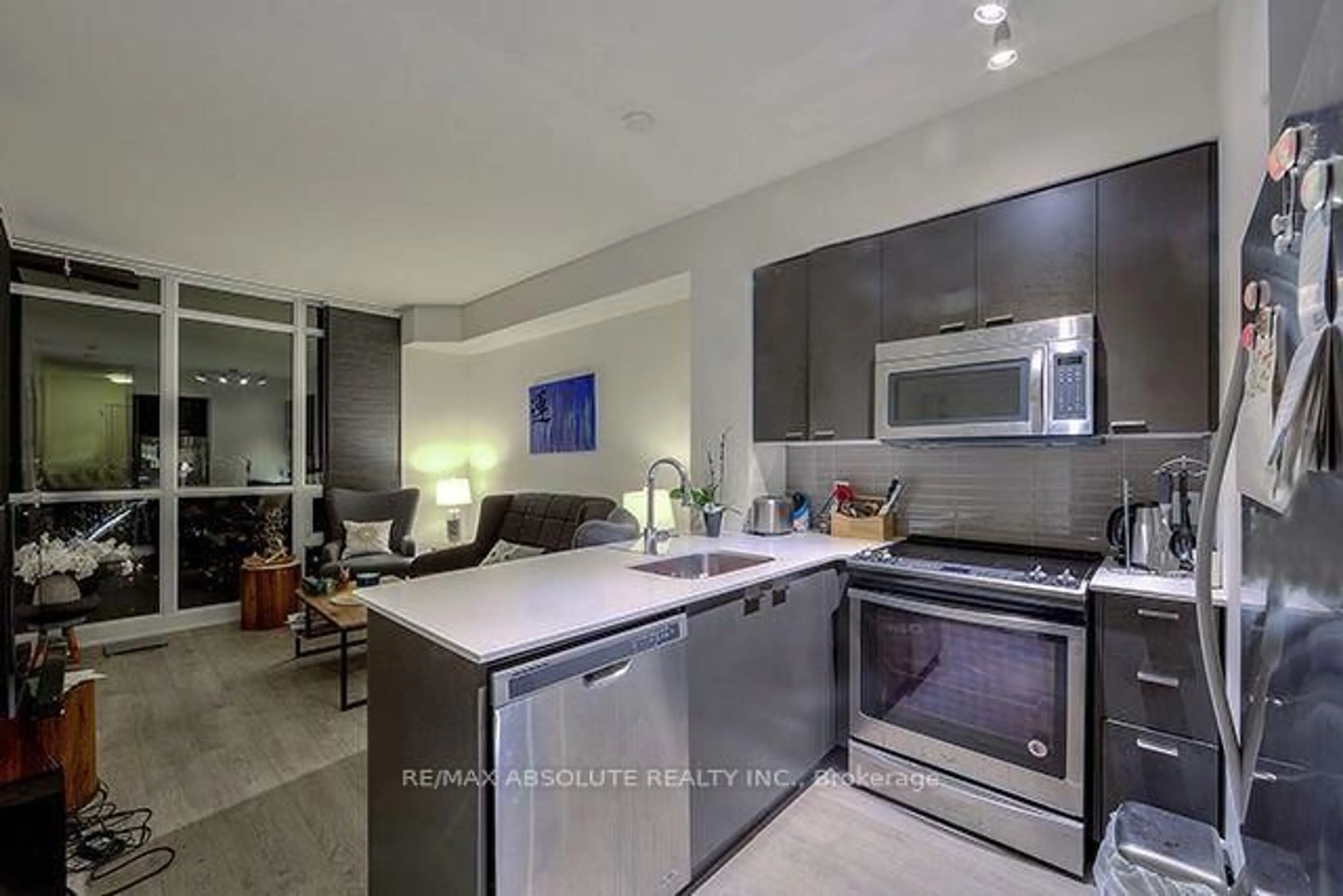 Open concept kitchen, unknown for 30 Roehampton Ave #3007, Toronto Ontario M4P 0B9