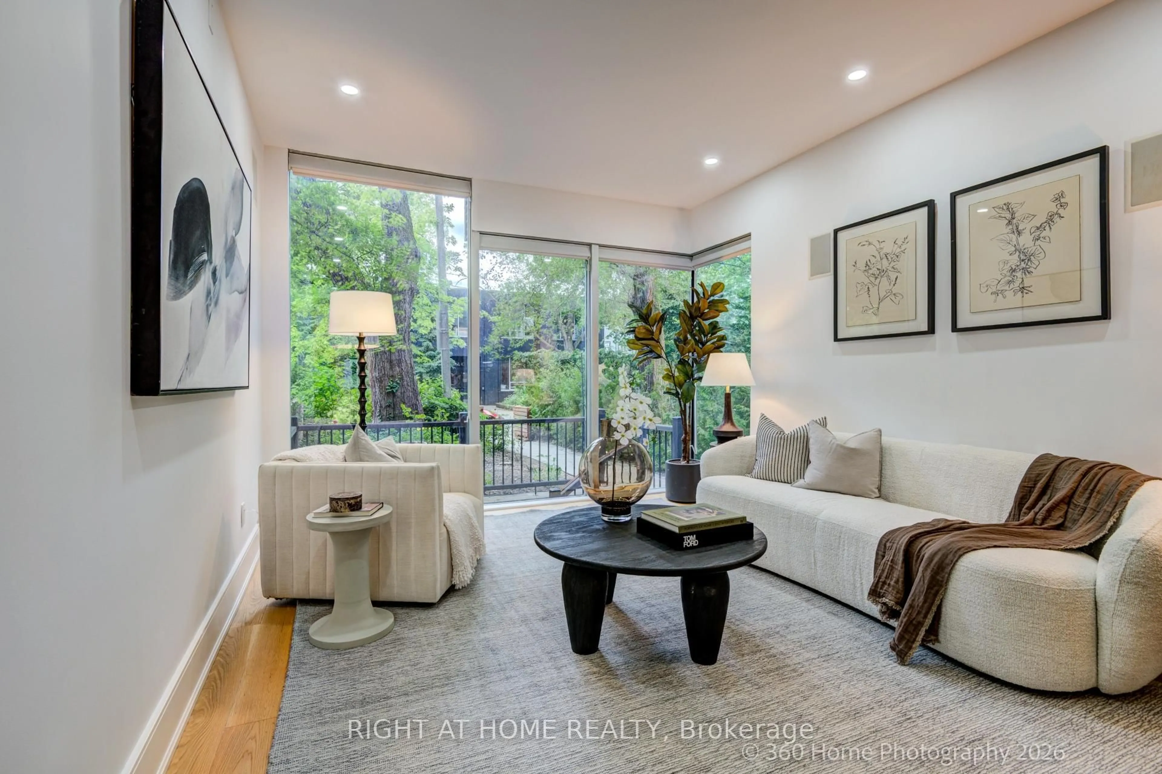 Living room with furniture, unknown for 281 Brunswick Ave, Toronto Ontario M5S 2M6