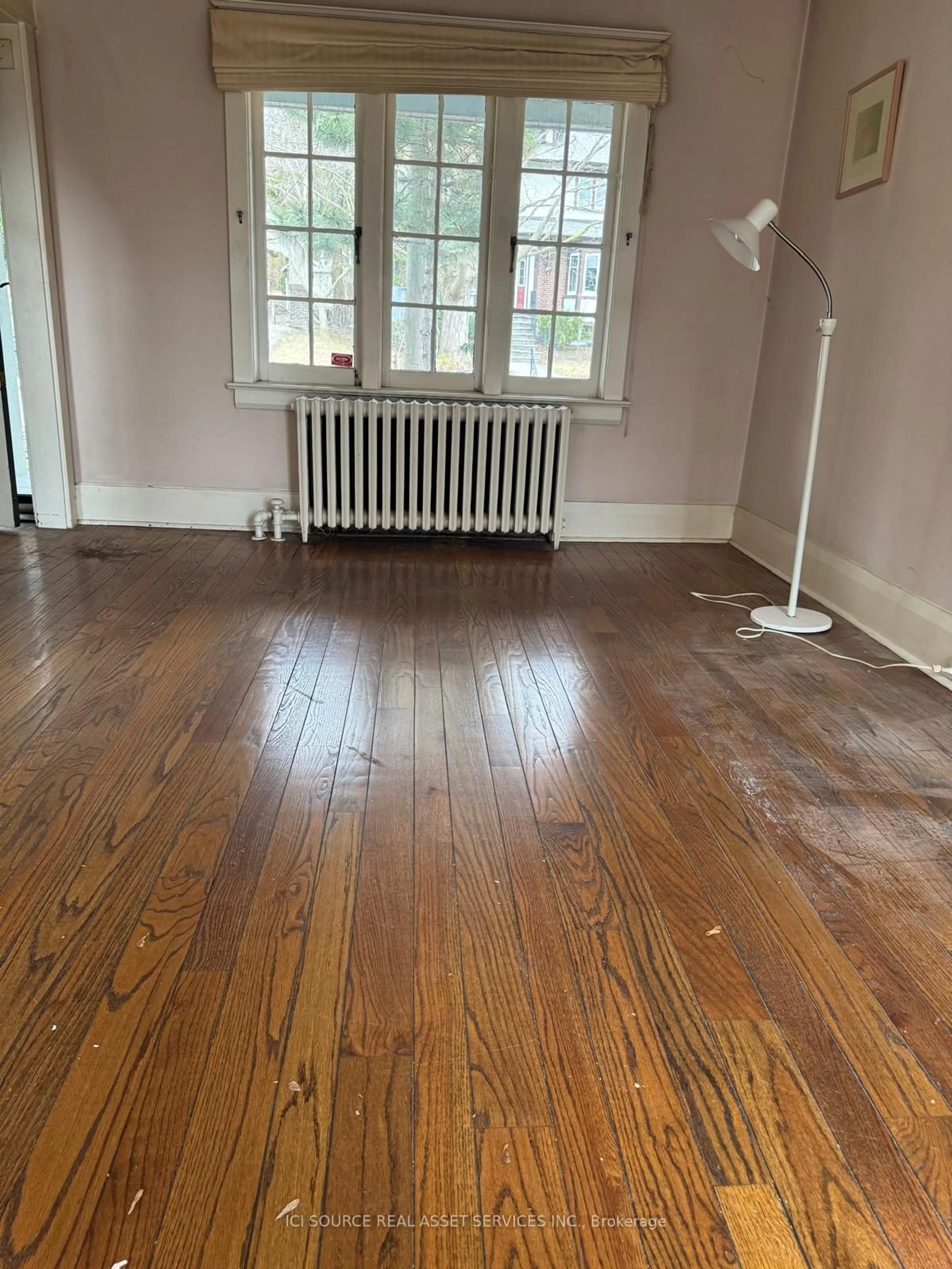 A pic of a room for 12 Oswald Cres, Toronto Ontario M4S 2H6