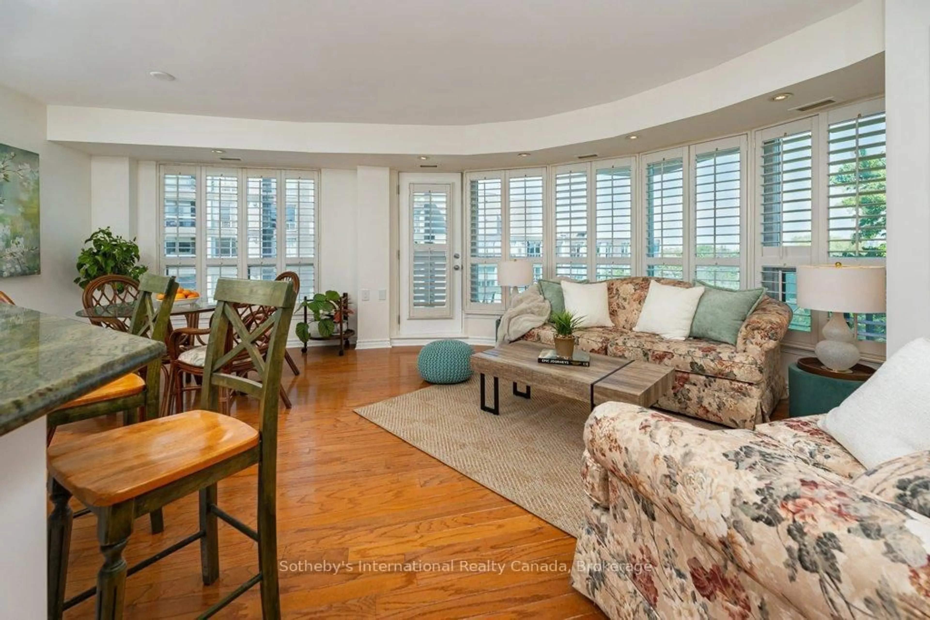Living room with furniture, unknown for 890 Sheppard Ave #514, Toronto Ontario M3H 6B9