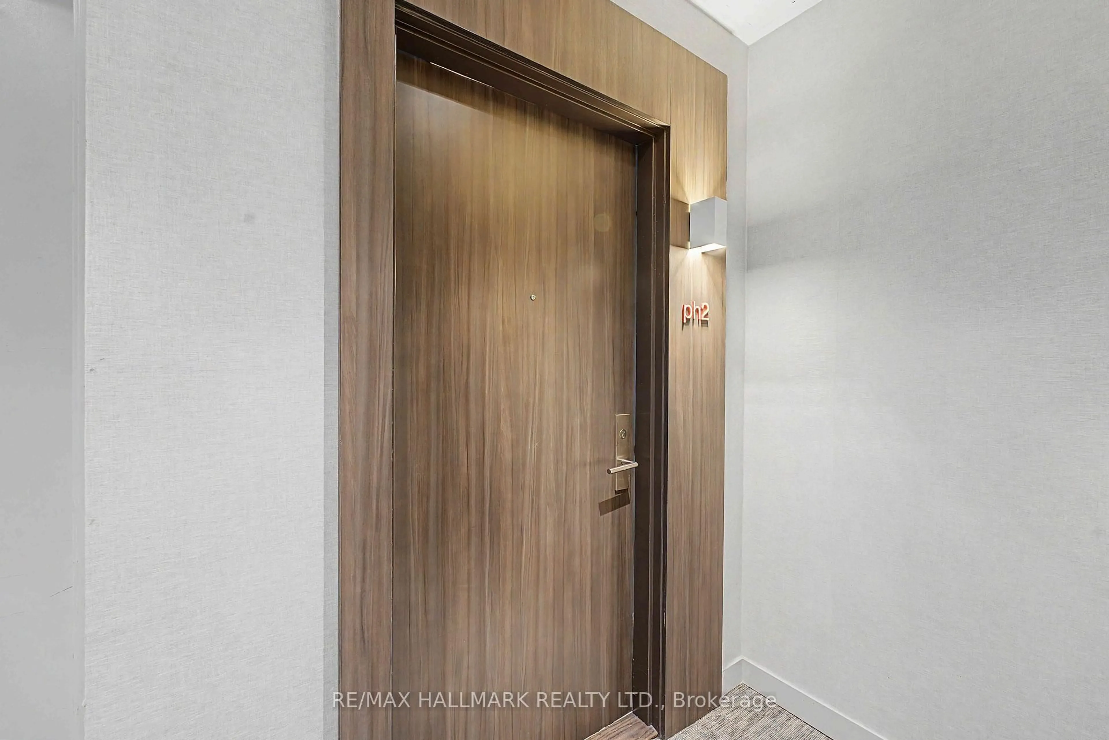 Indoor entryway for 185 Roehampton Ave #3502 (PH2), Toronto Ontario M4P 0C6