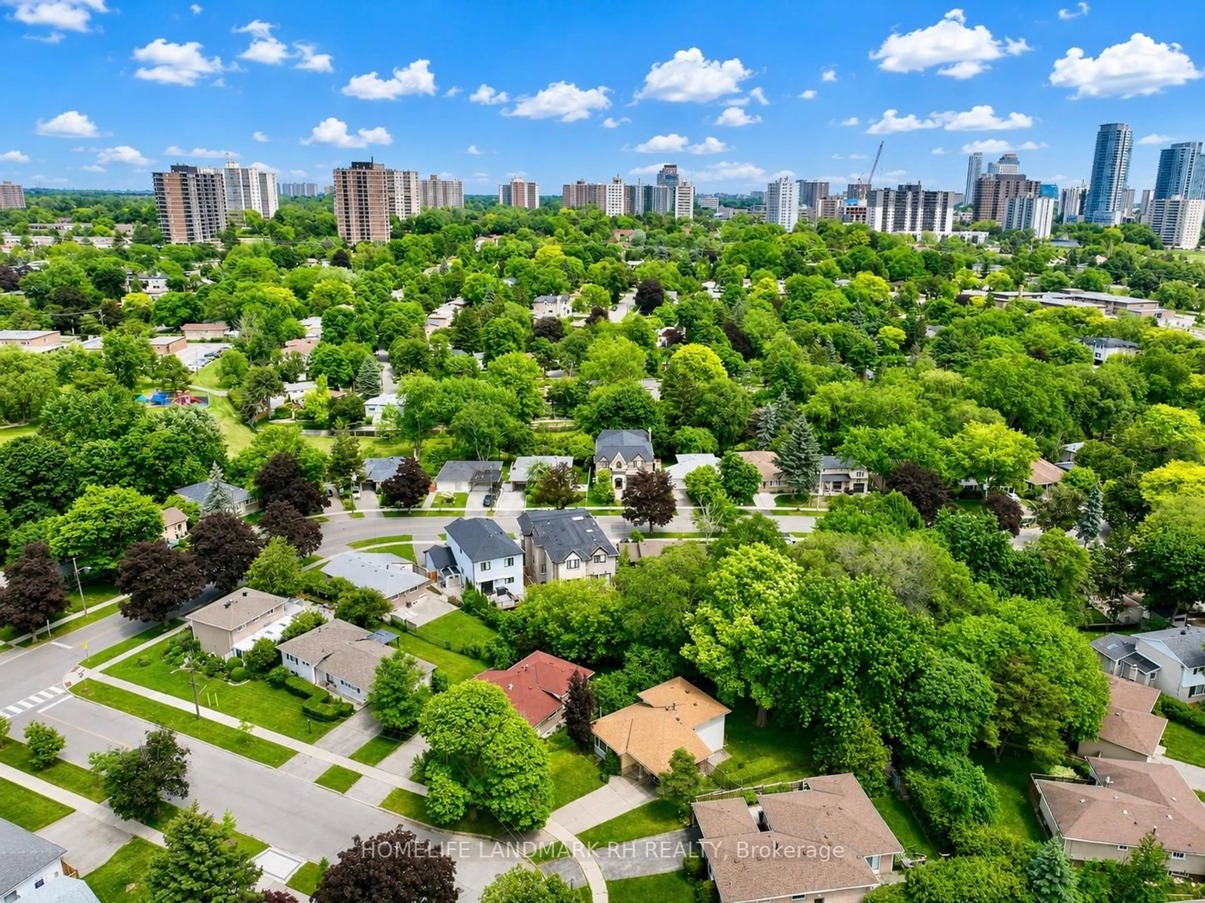 A pic from outside/outdoor area/front of a property/back of a property/a pic from drone, city buildings view from balcony for 67 Grove Park Cres, Toronto Ontario M2J 2C7
