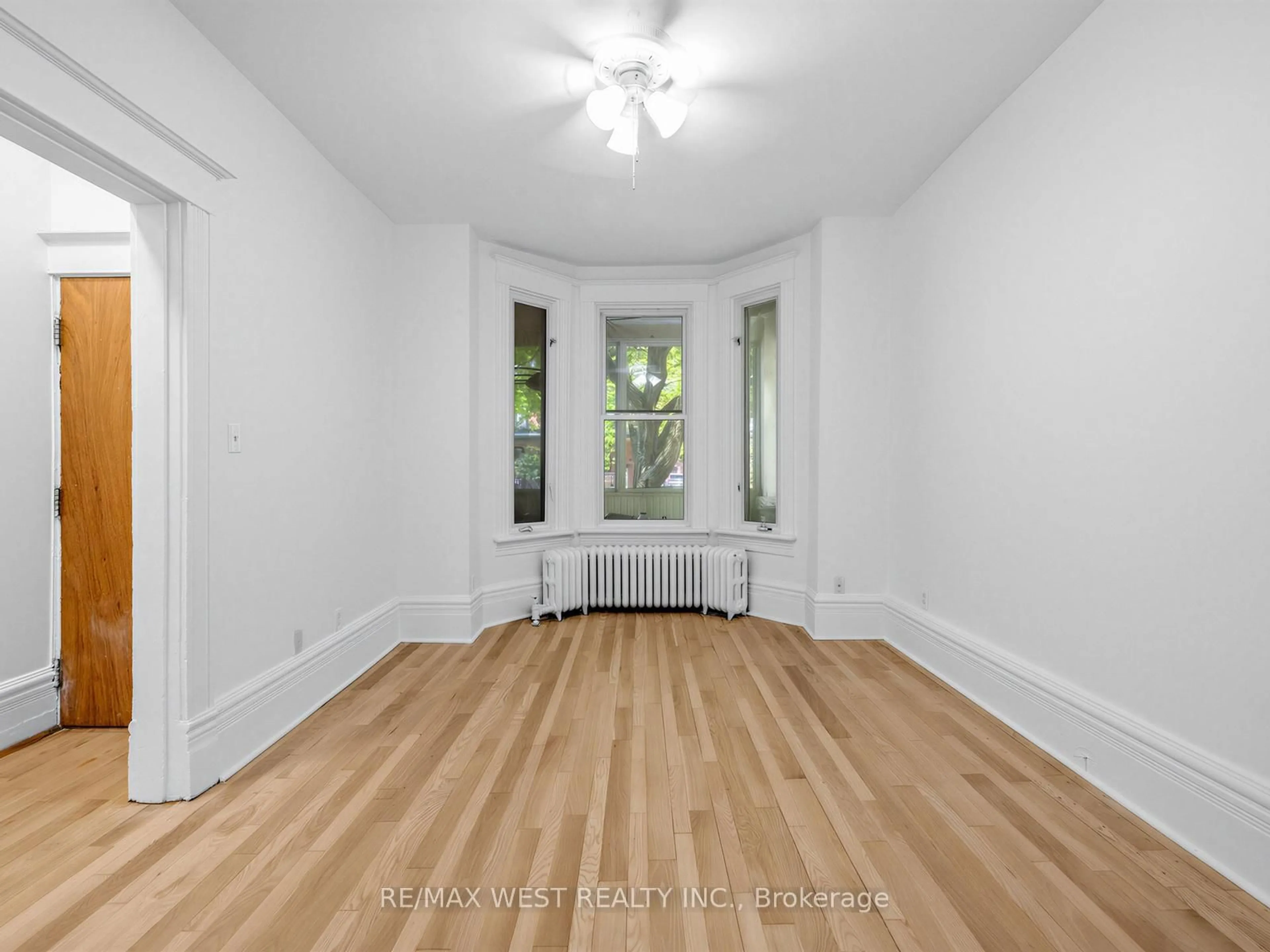 A pic of a room for 50 Albany Ave, Toronto Ontario M5R 3C3
