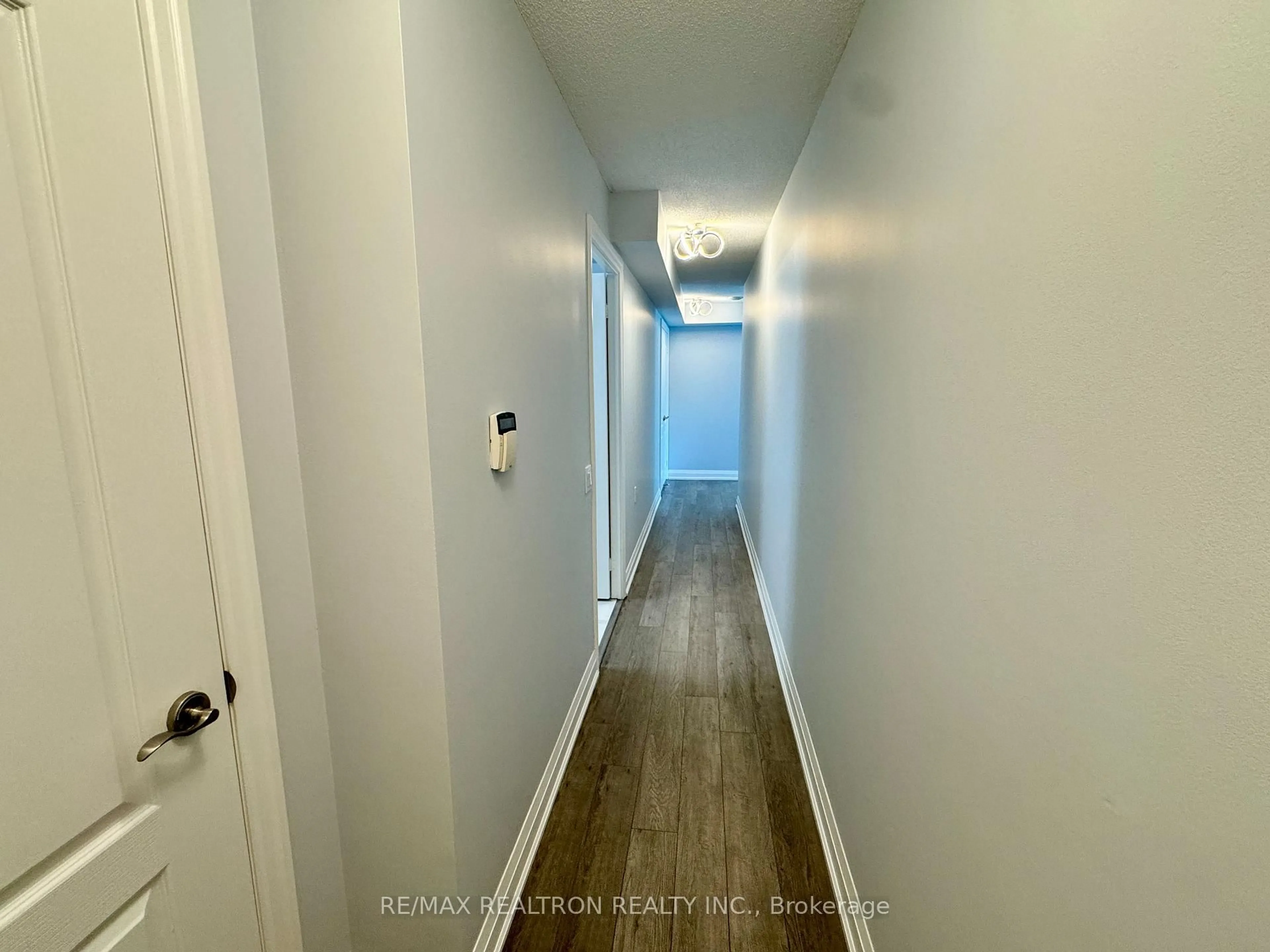 A pic of a room for 21 Hillcrest Ave #305, Toronto Ontario M2N 7K2