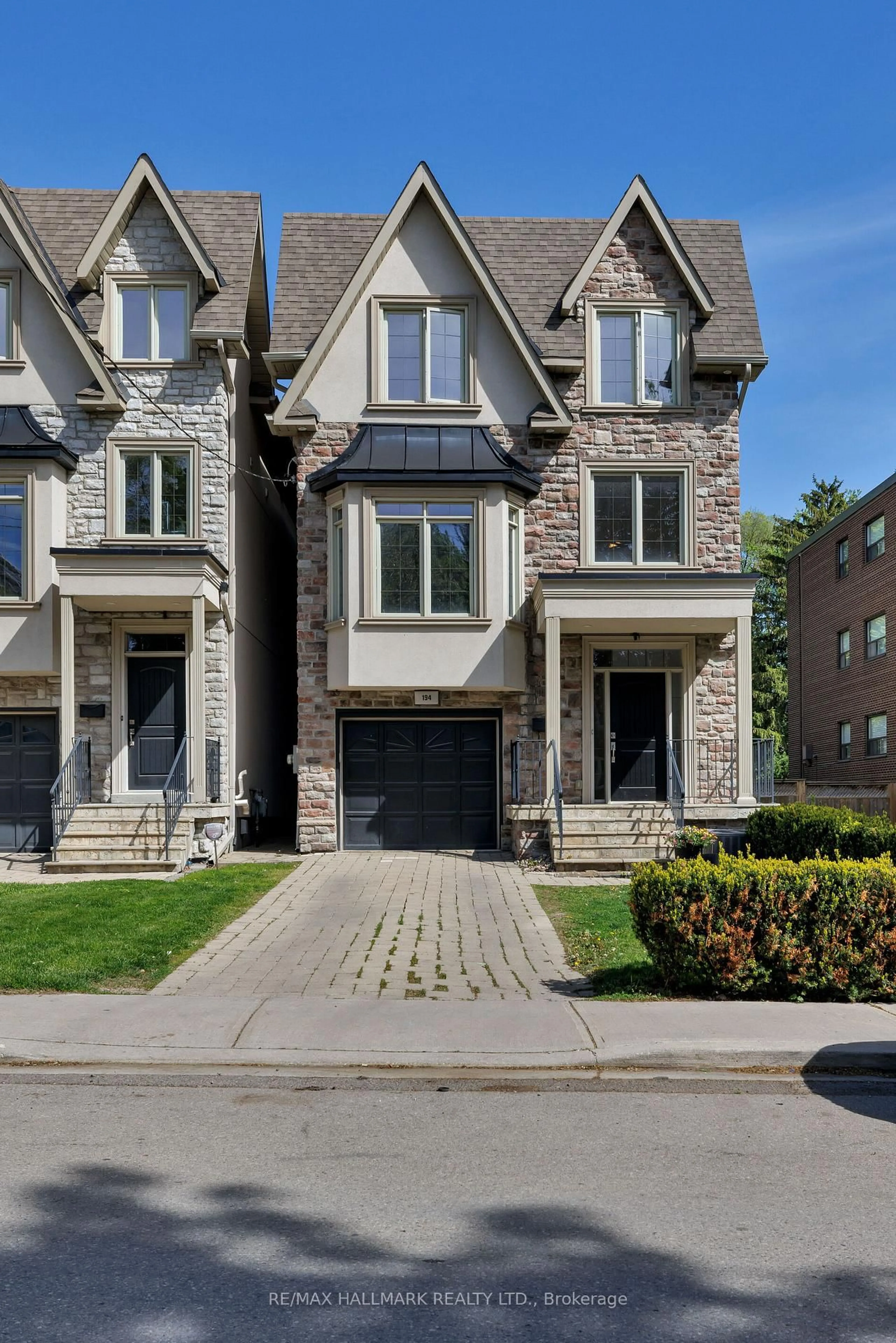 Home with brick exterior material, street for 194 Erskine Ave, Toronto Ontario M4P 1Z4