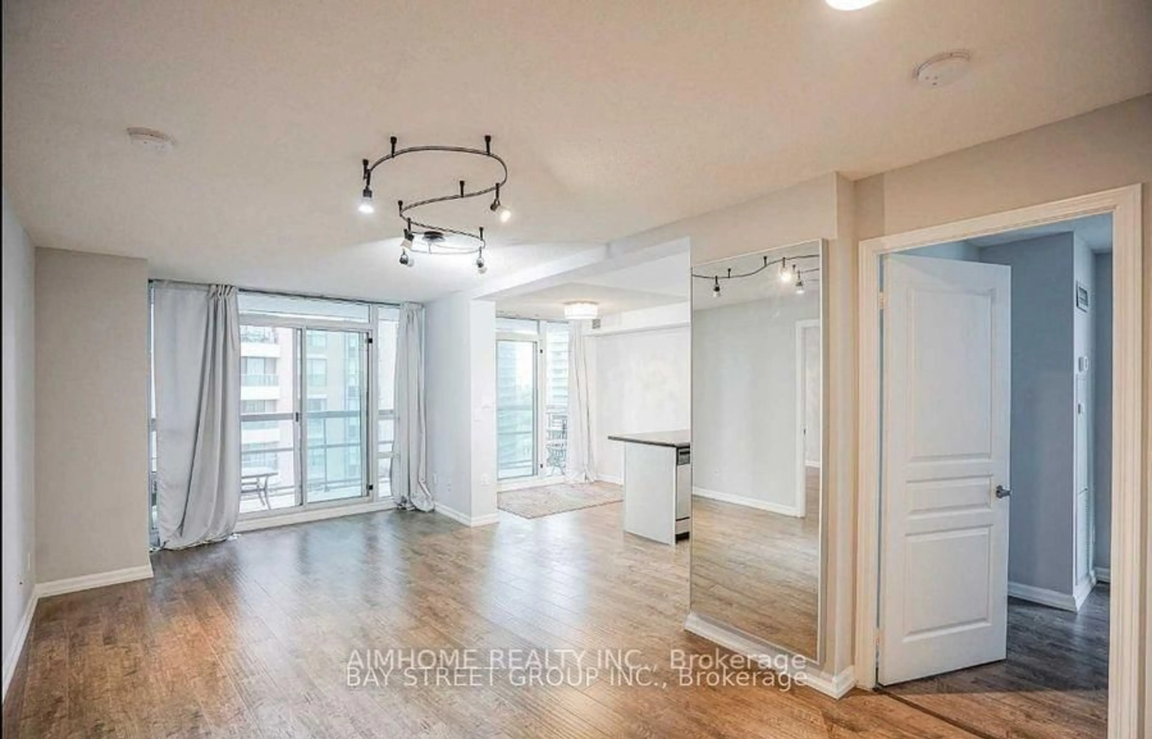 Indoor entryway for 509 Beecroft Rd #1202, Toronto Ontario M2N 0A3