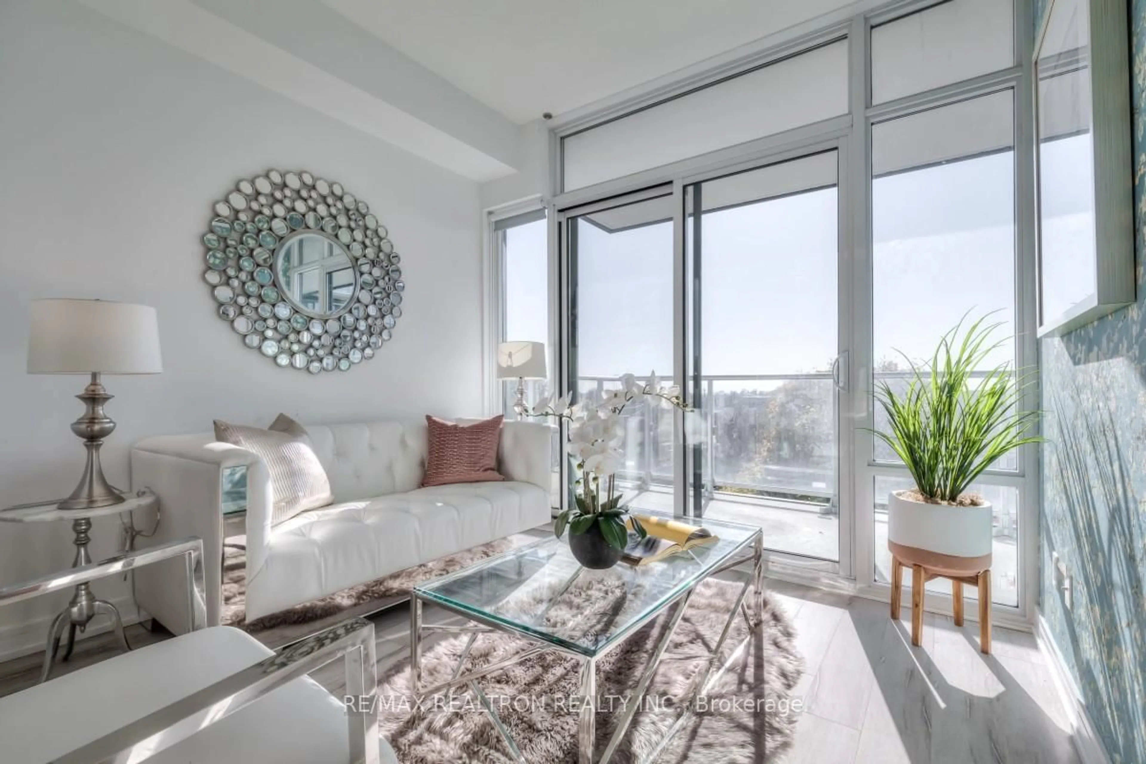 Living room with furniture, unknown for 621 Sheppard Ave #628, Toronto Ontario M2K 0G4