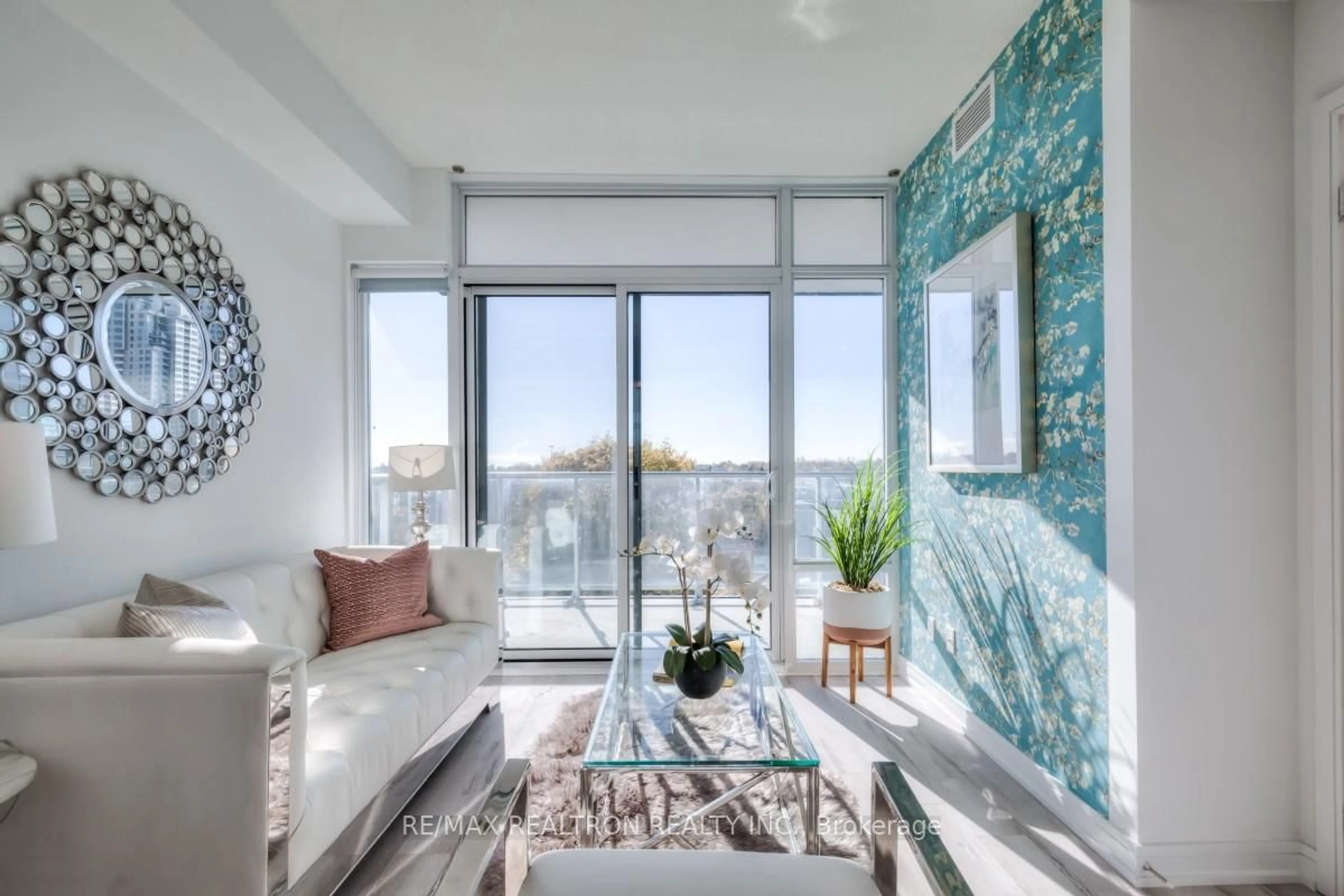 Living room with furniture, unknown for 621 Sheppard Ave #628, Toronto Ontario M2K 0G4