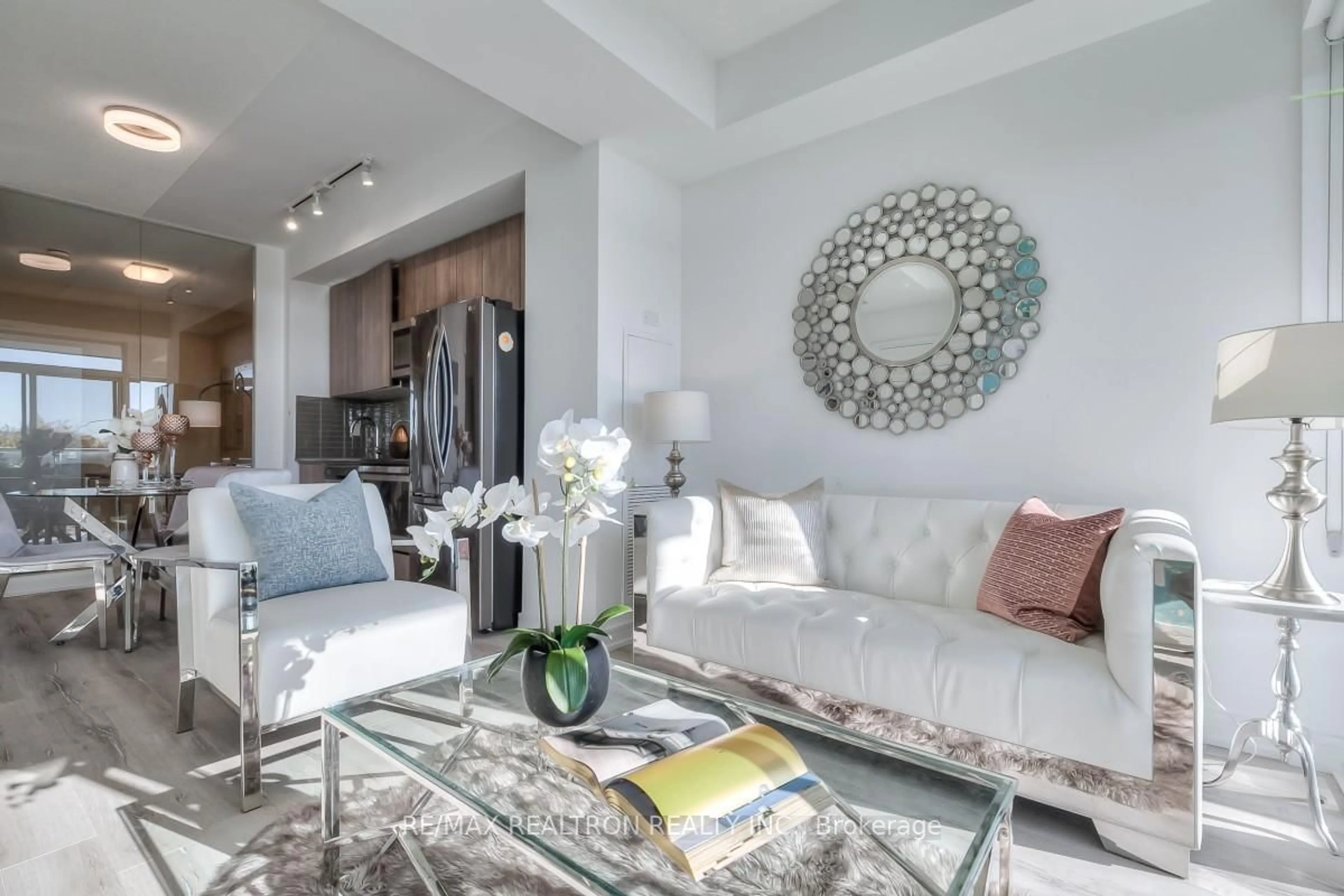 Living room with furniture, unknown for 621 Sheppard Ave #628, Toronto Ontario M2K 0G4