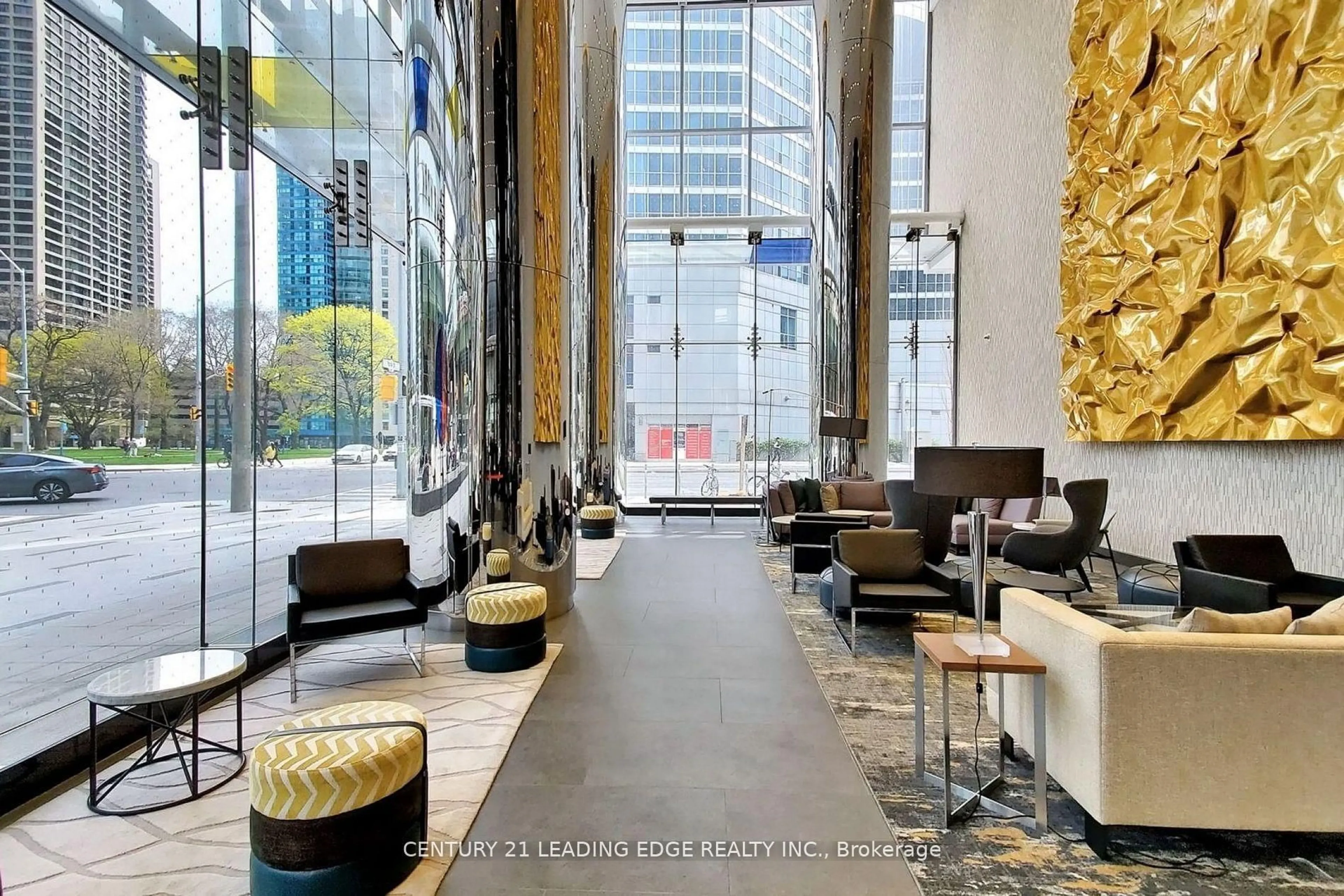 Lobby for 10 York St #5008, Toronto Ontario M5J 0E1