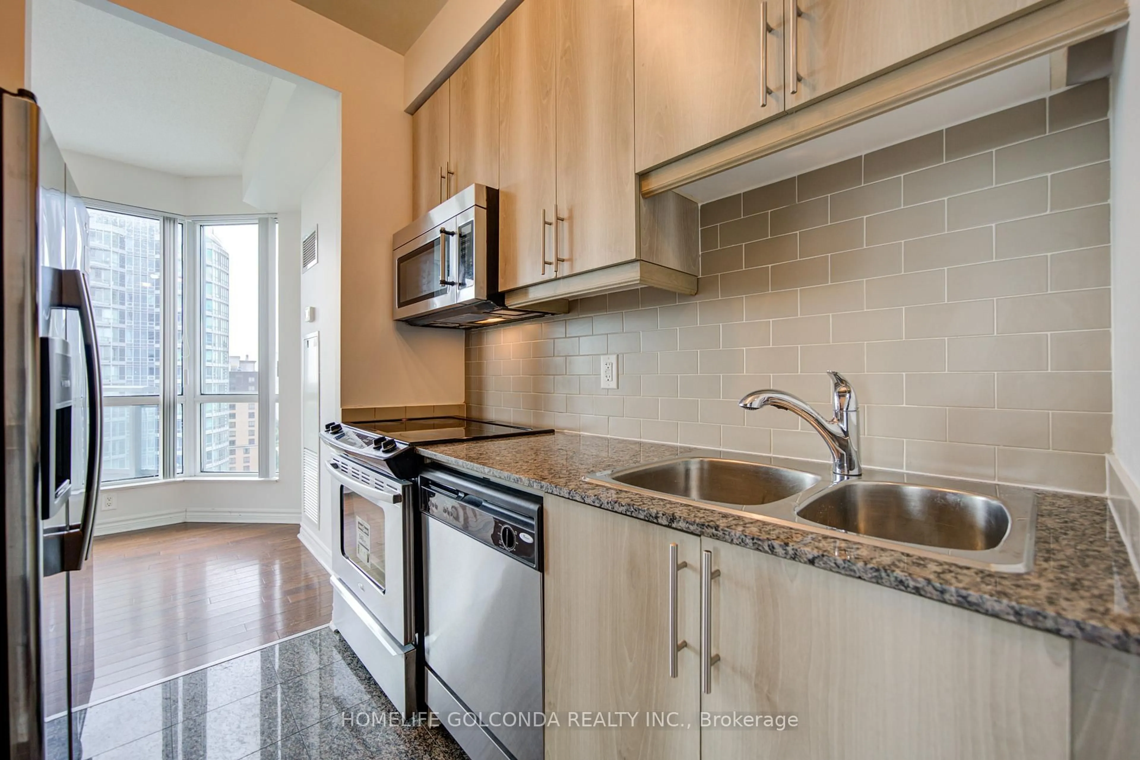 Standard kitchen, ceramic/tile floor for 18 Holmes Ave #1803, Toronto Ontario M2N 0E1