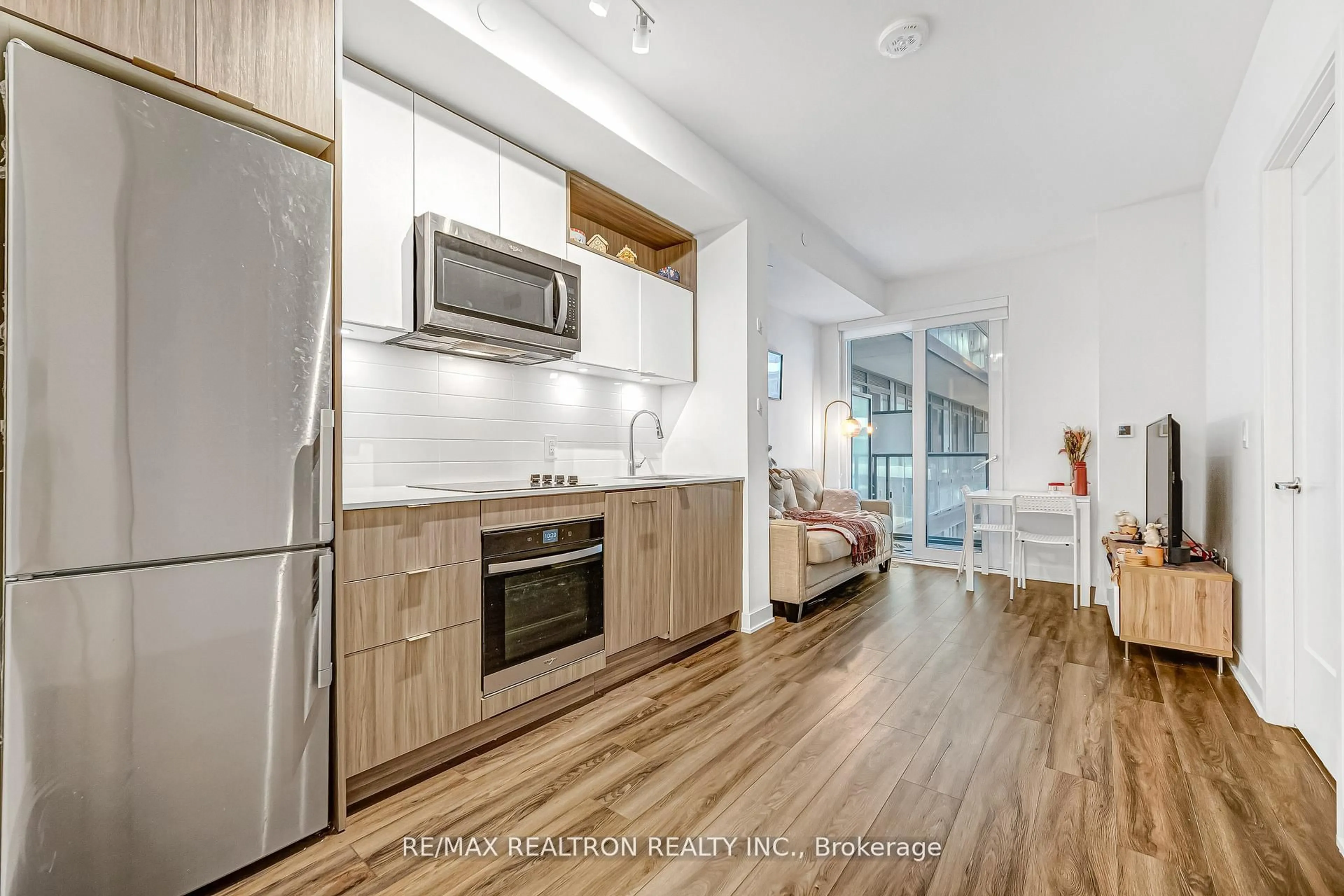 Open concept kitchen, unknown for 135 Lower Sherbourne St #1439, Toronto Ontario M5A 1Y4